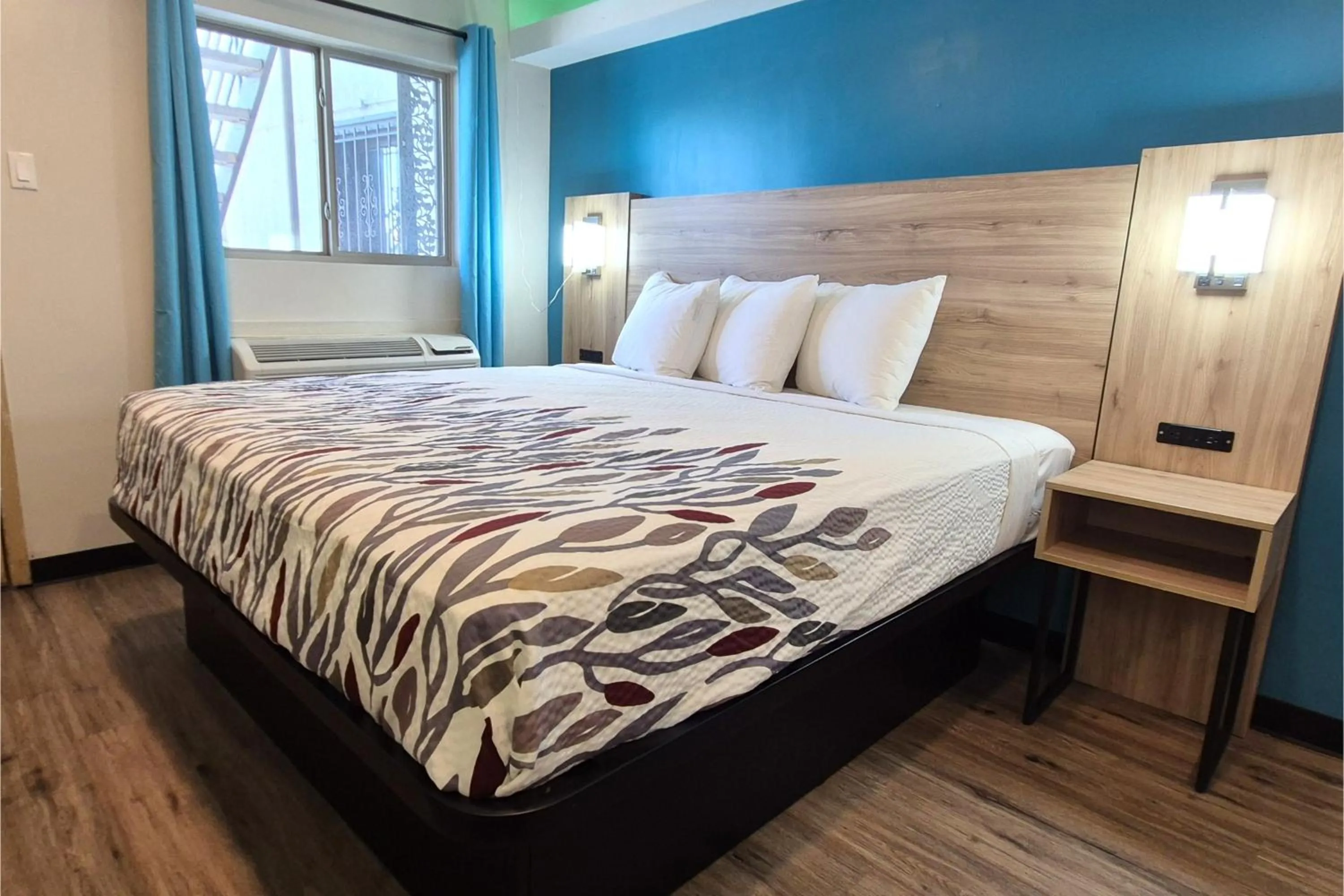 Bedroom, Bed in Exclusivo Inn by OYO Grand Prairie, TX