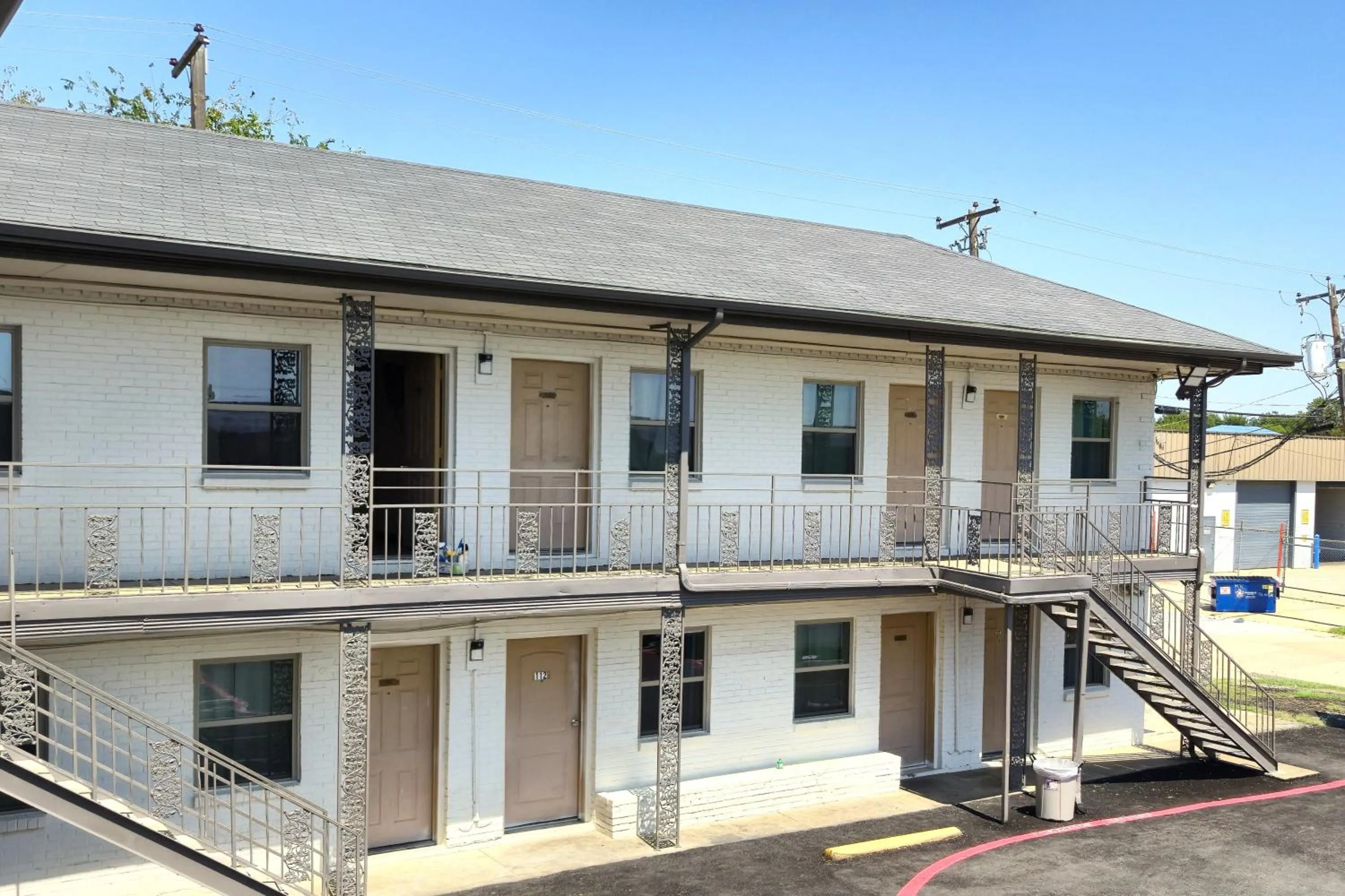 Property building in Exclusivo Inn by OYO Grand Prairie, TX