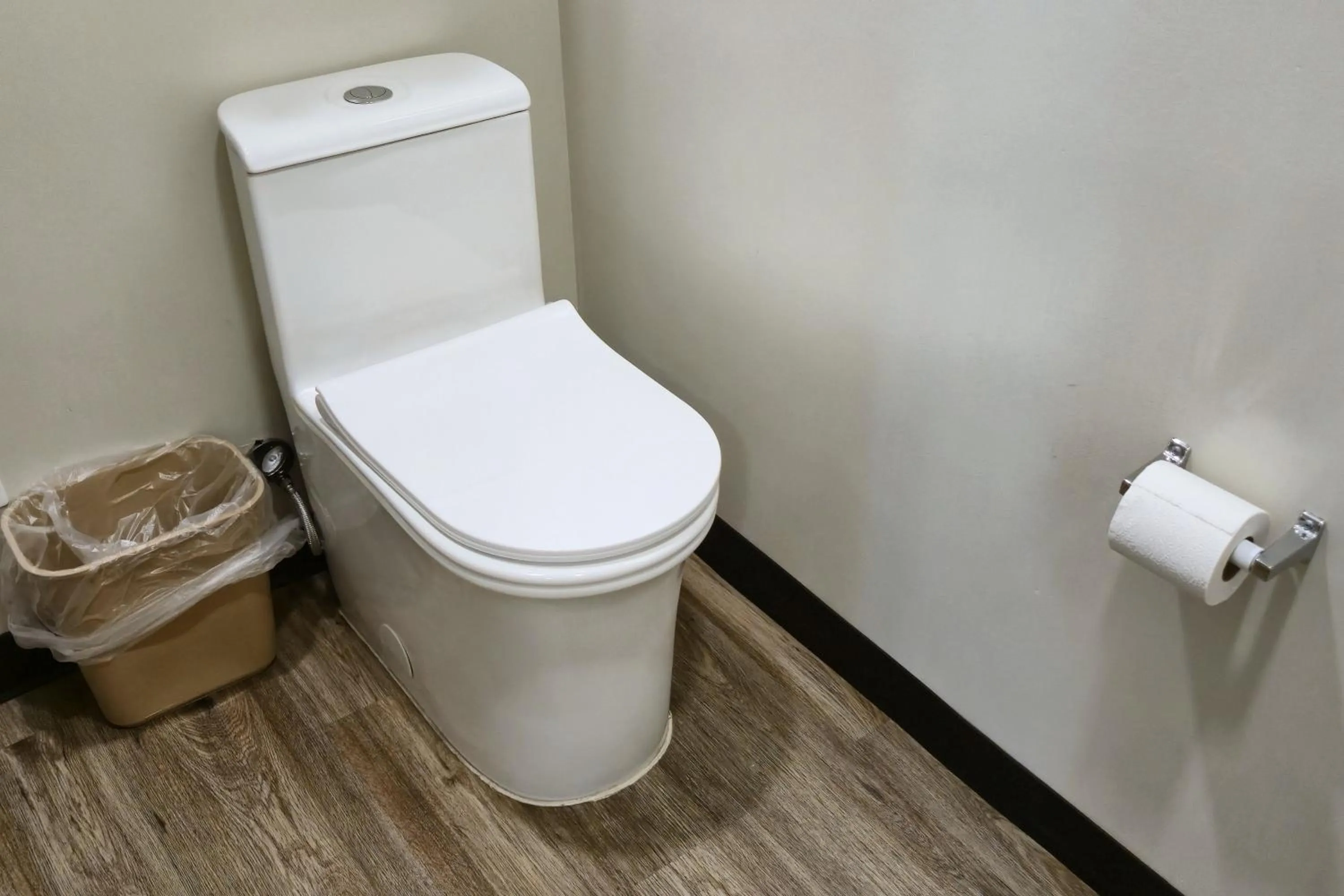 Bathroom in Exclusivo Inn by OYO Grand Prairie, TX