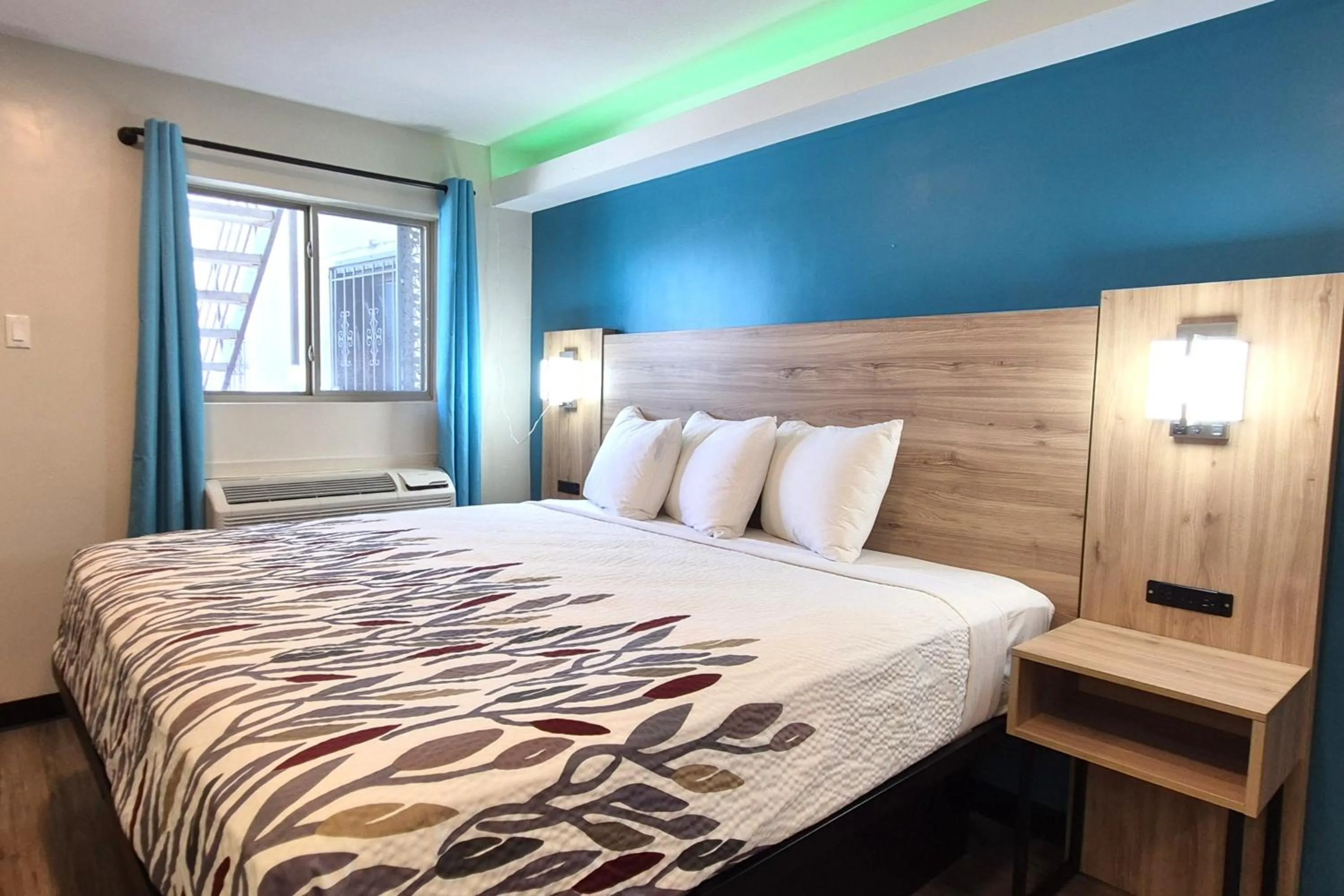 Bedroom, Bed in Exclusivo Inn by OYO Grand Prairie, TX