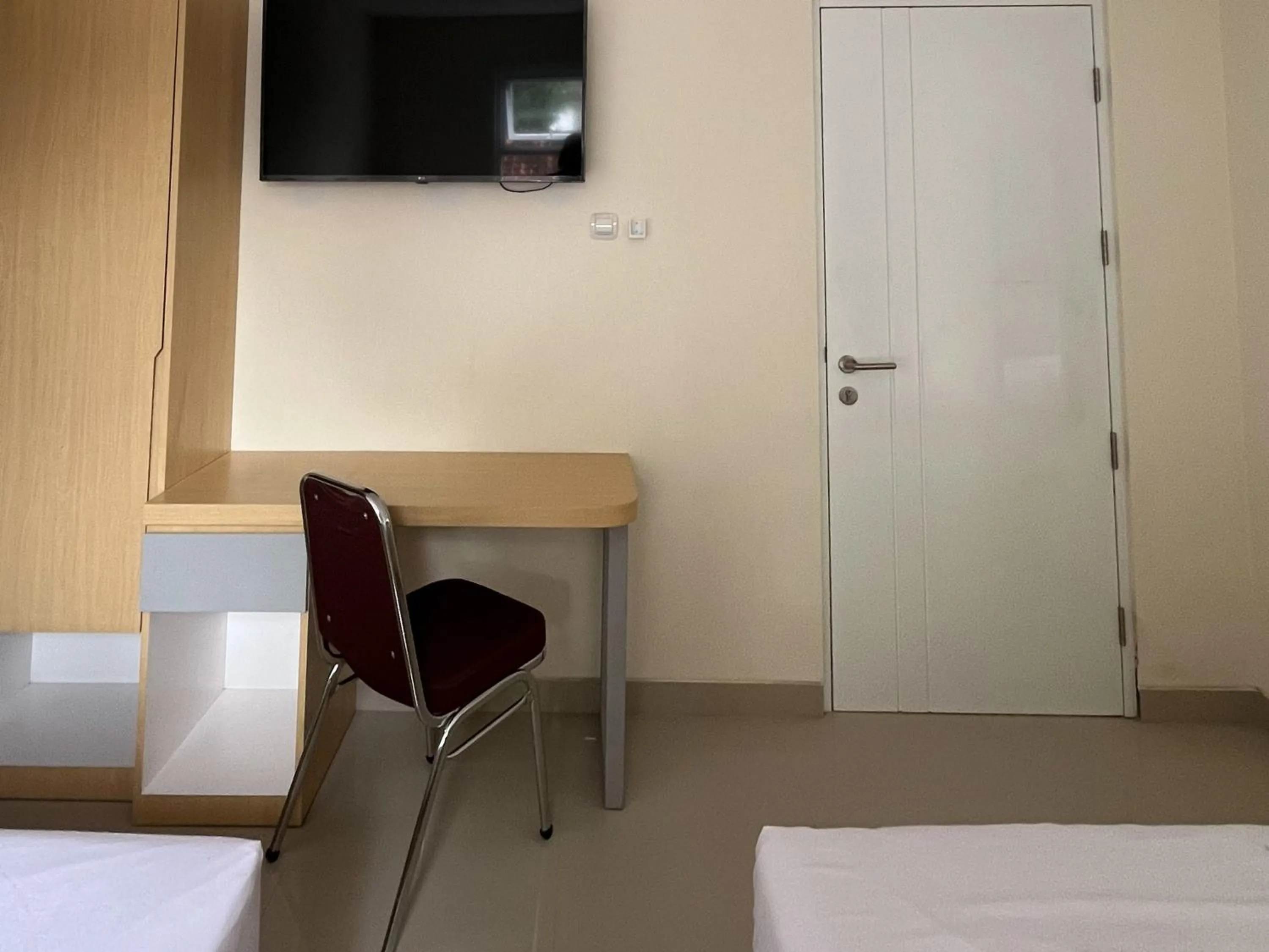 Bedroom, Bed in Urbanview Indria Inn Solo by RedDoorz