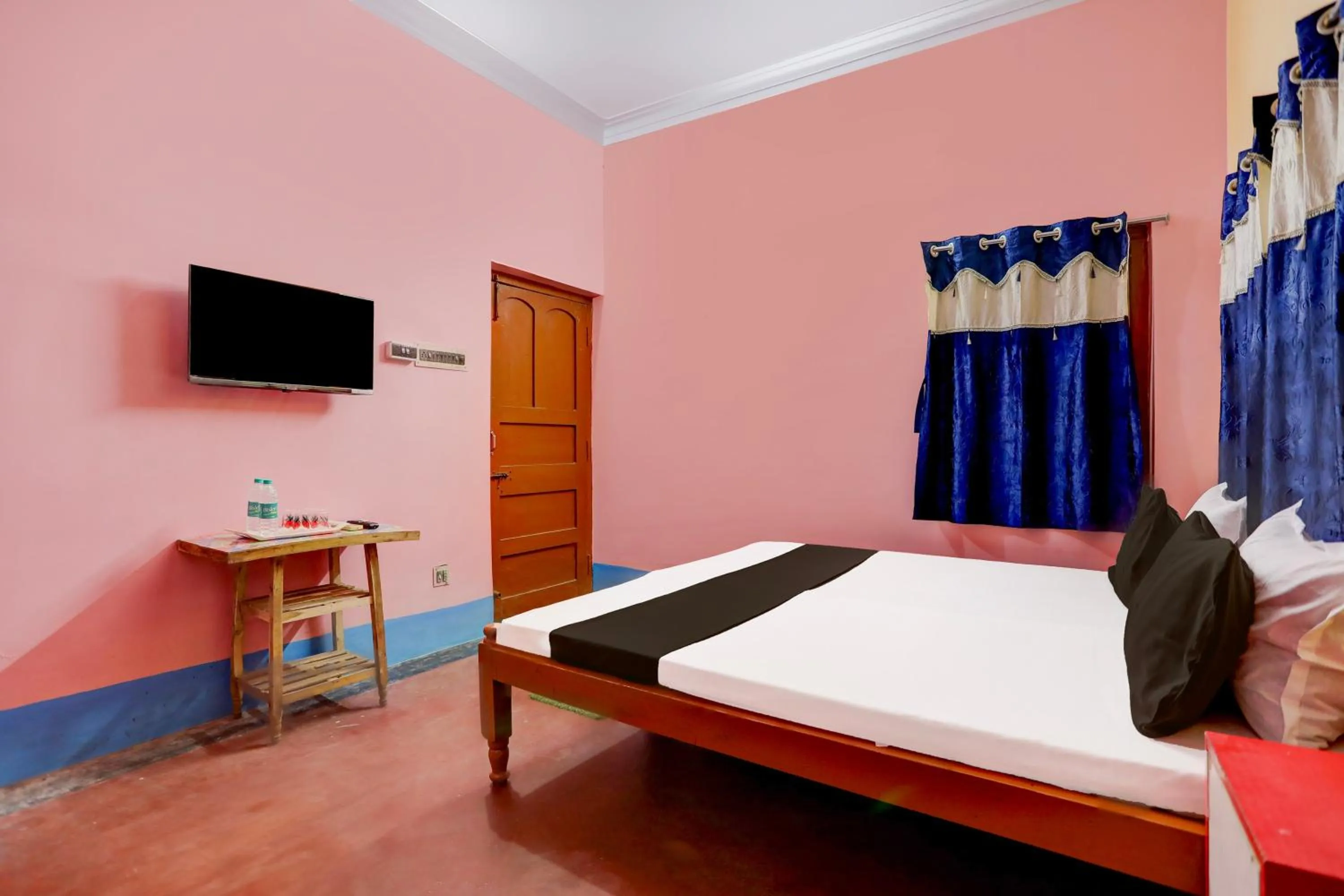 Bedroom, Bed in Super Hotel O A.R. Lodge