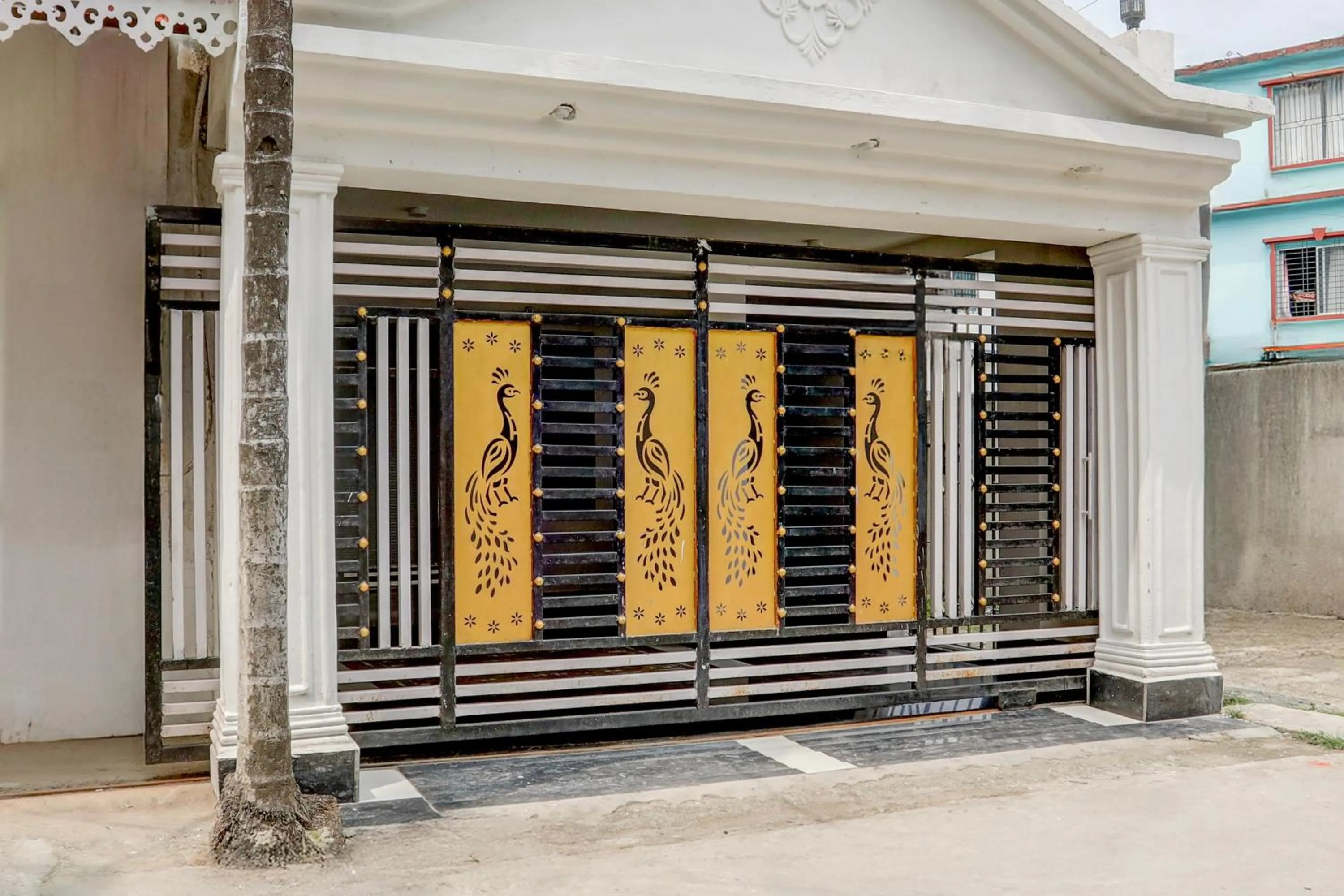 Facade/entrance in Hotel O Kings Hotel & Banquet