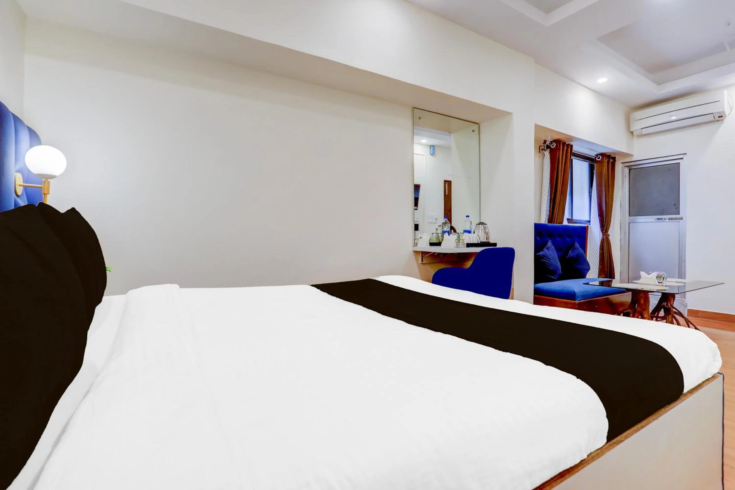 Bedroom, Bed in Super Hotel O Kings Hotel & Banquet