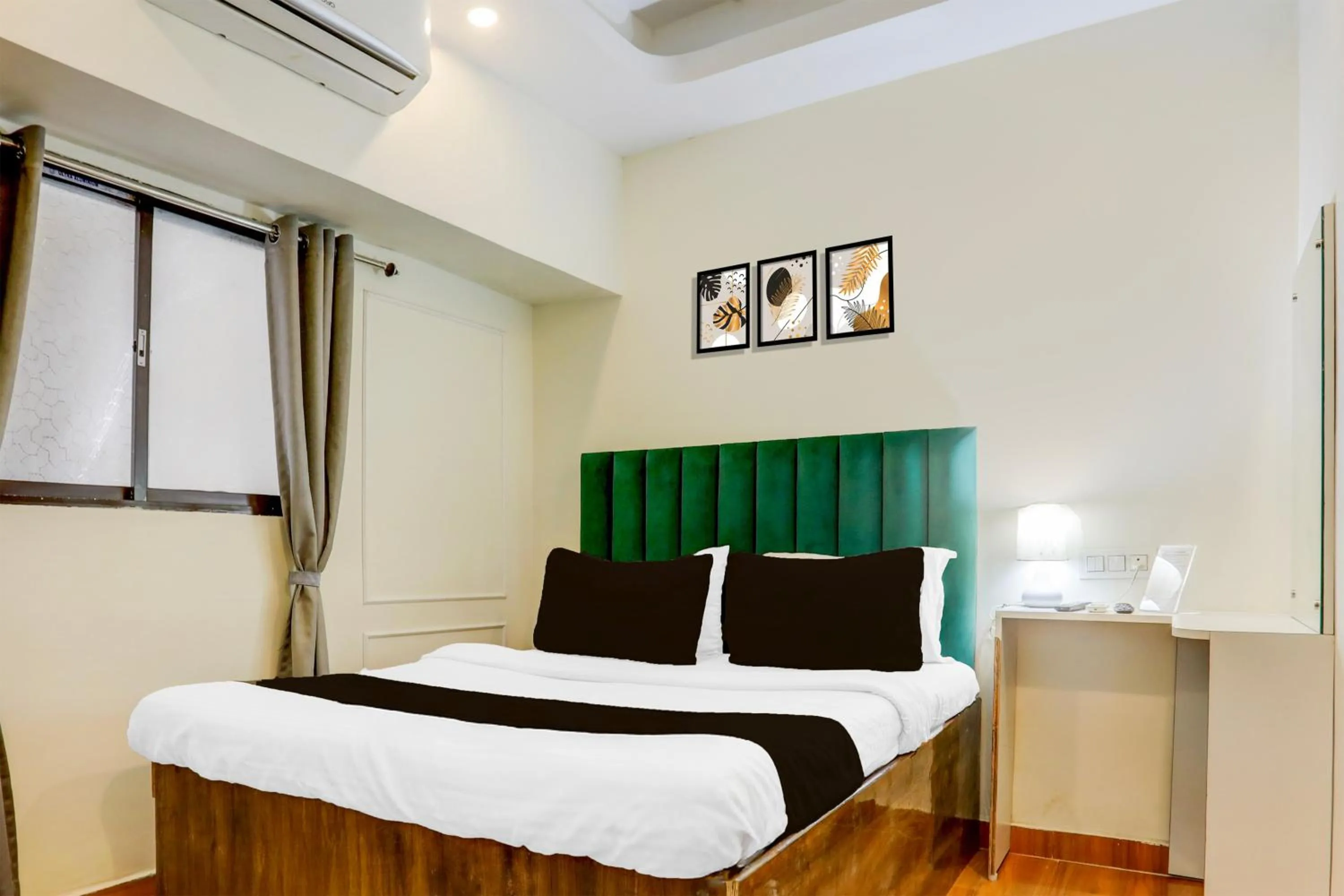 Bedroom, Bed in Hotel O Kings Hotel & Banquet