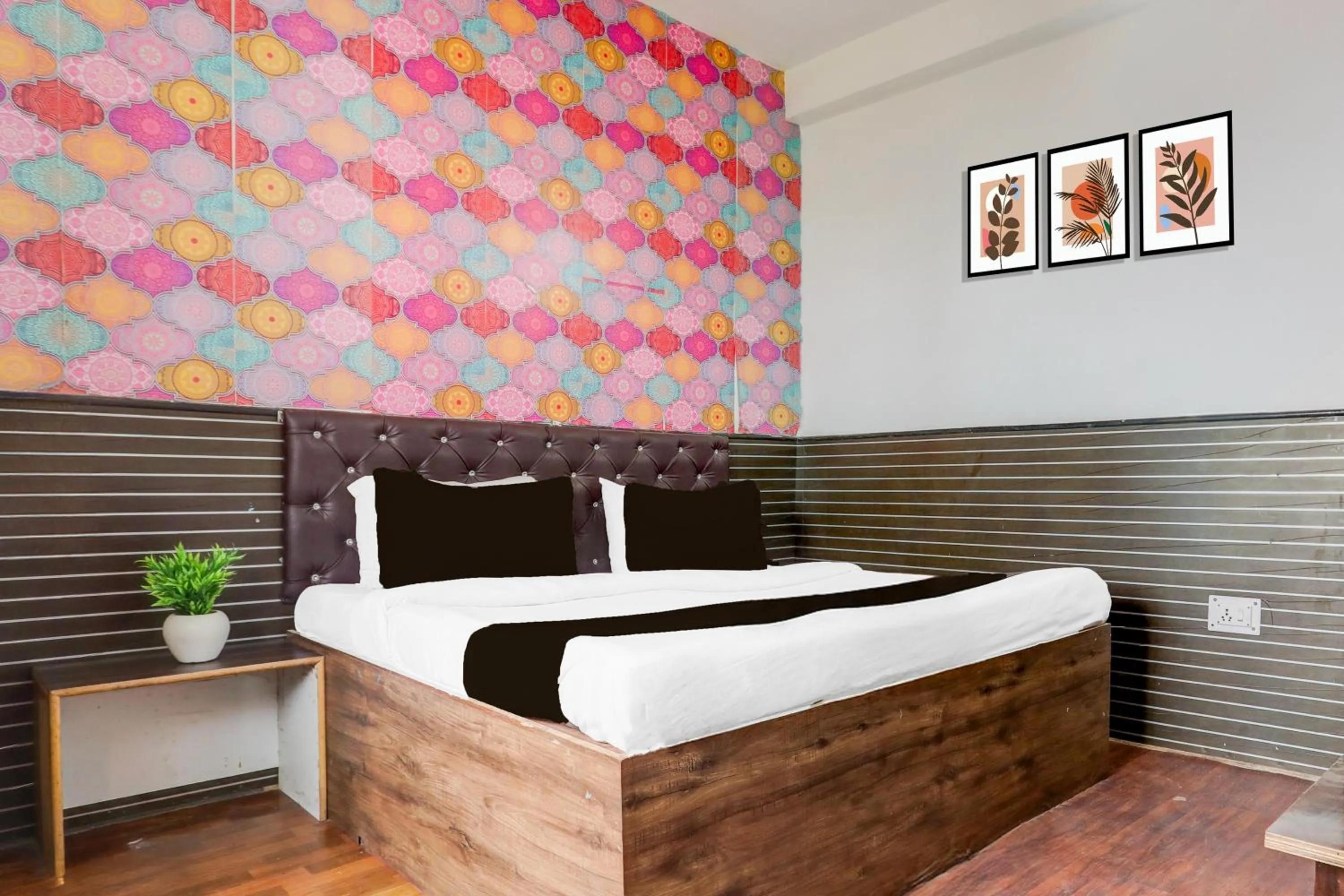 Bedroom, Bed in Hotel O Kings Hotel & Banquet