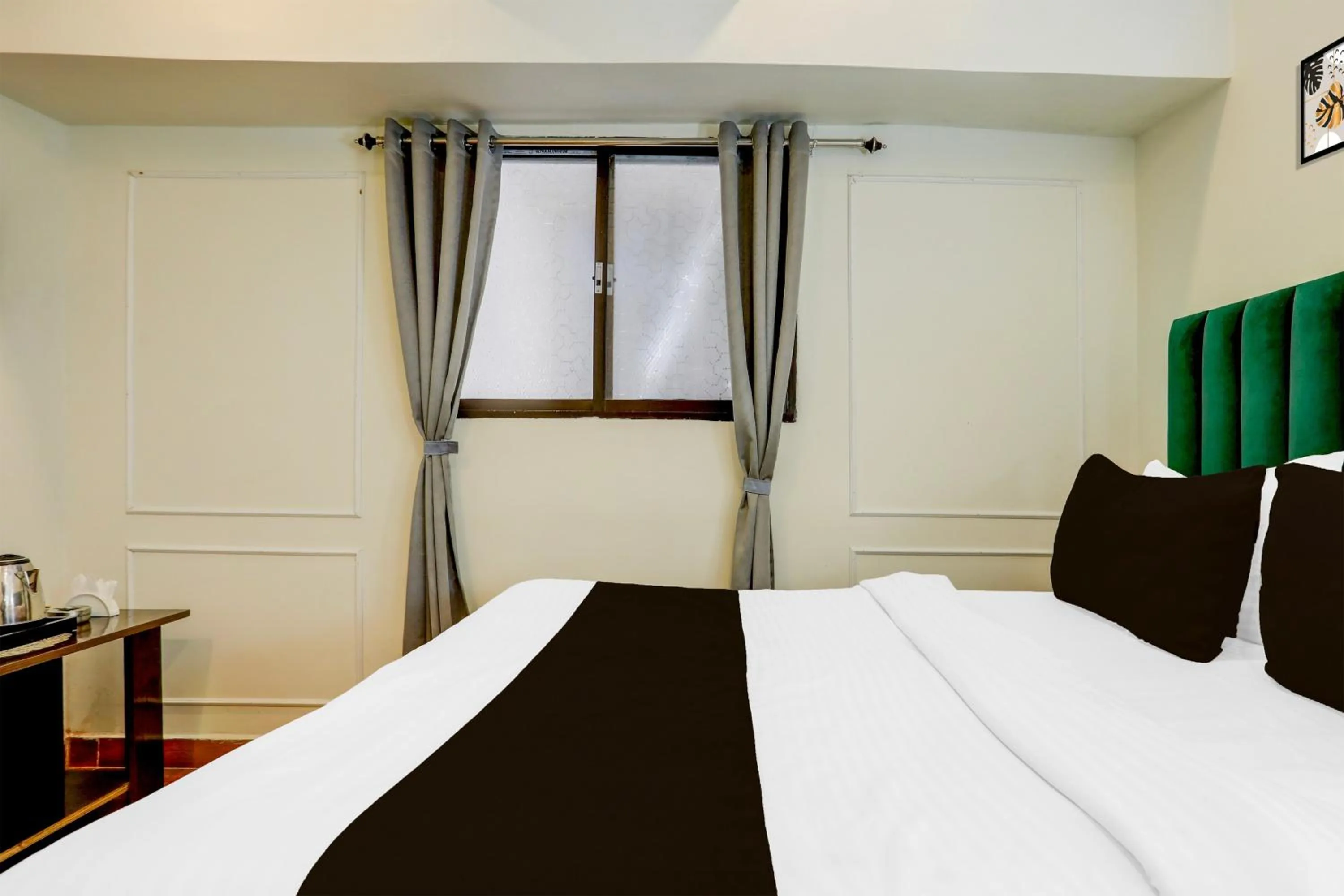 Bedroom, Bed in Super Hotel O Kings Hotel & Banquet