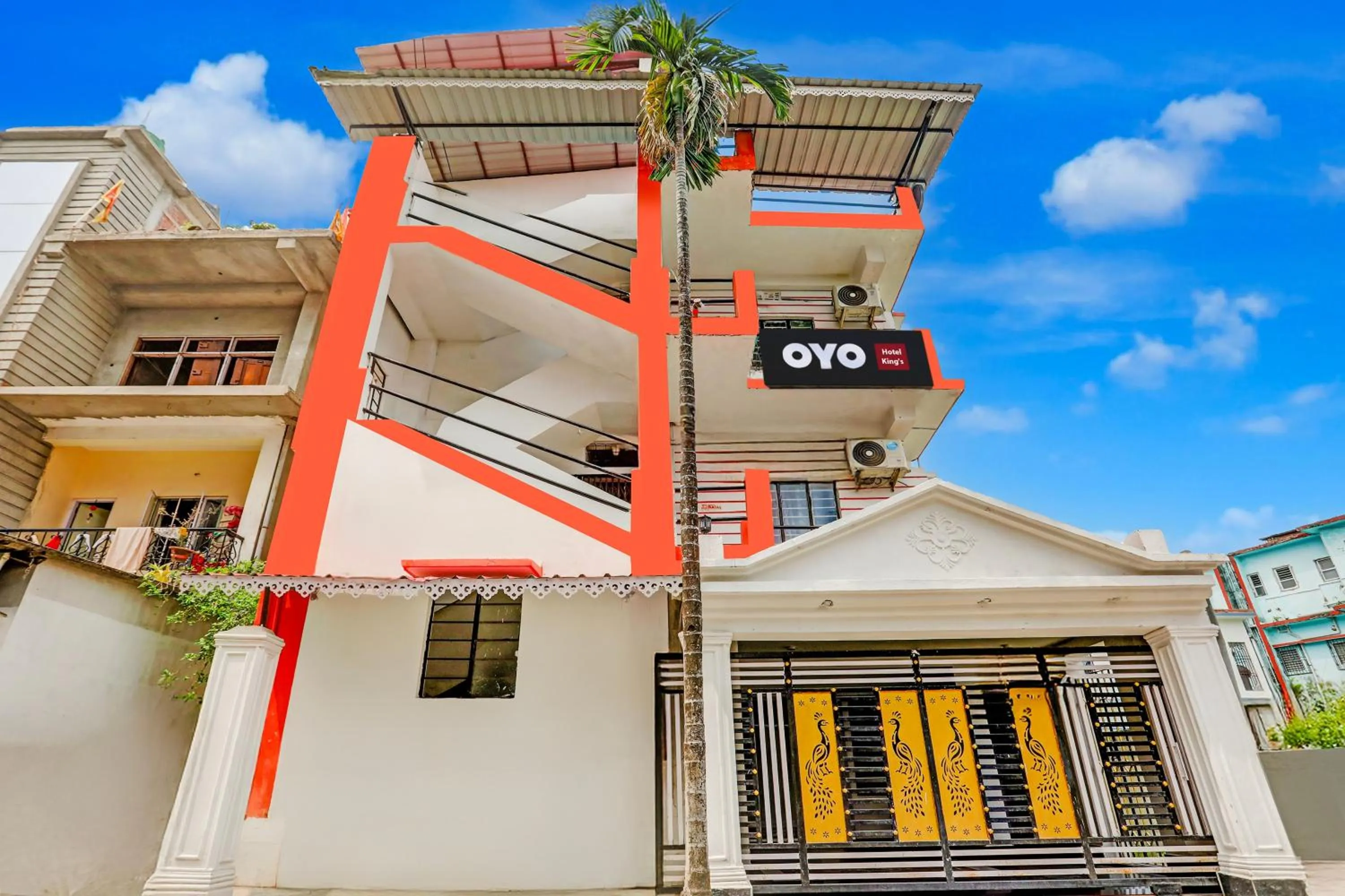 Facade/entrance in Super Hotel O Kings Hotel & Banquet