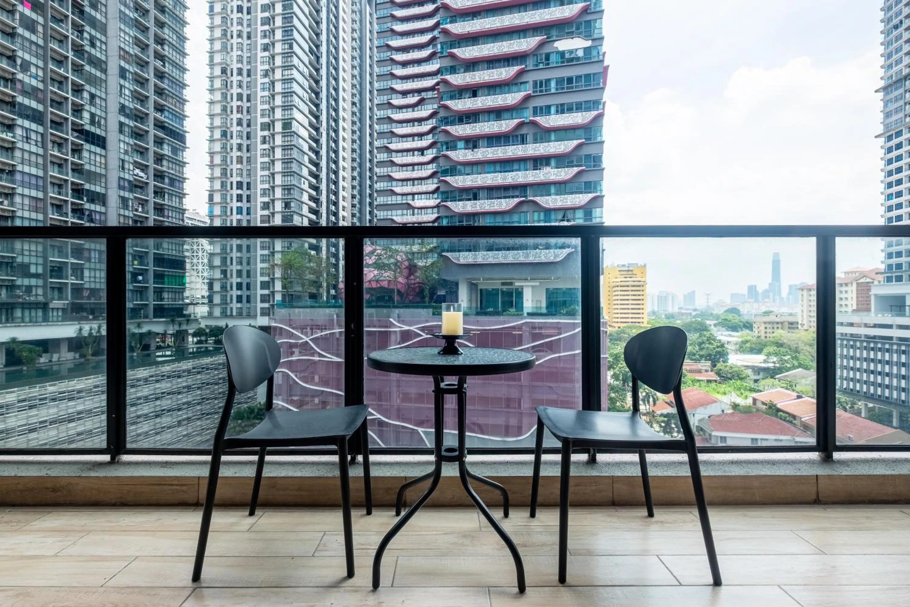 Premium Classy 4Room@Astoria Ampang 12pax 6km KLCC