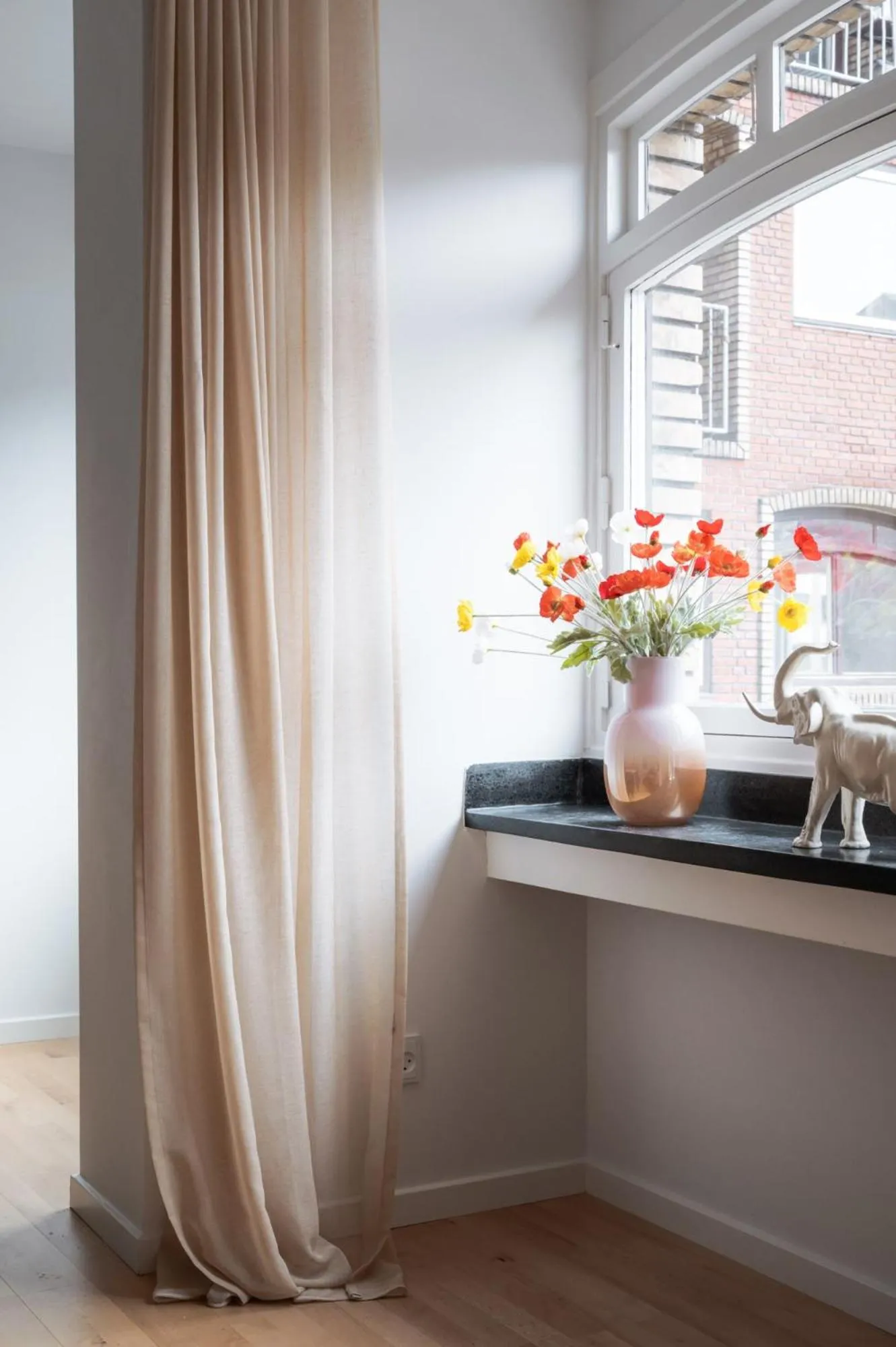 Living room in Queens Courtyard by Daniel&Jacob's