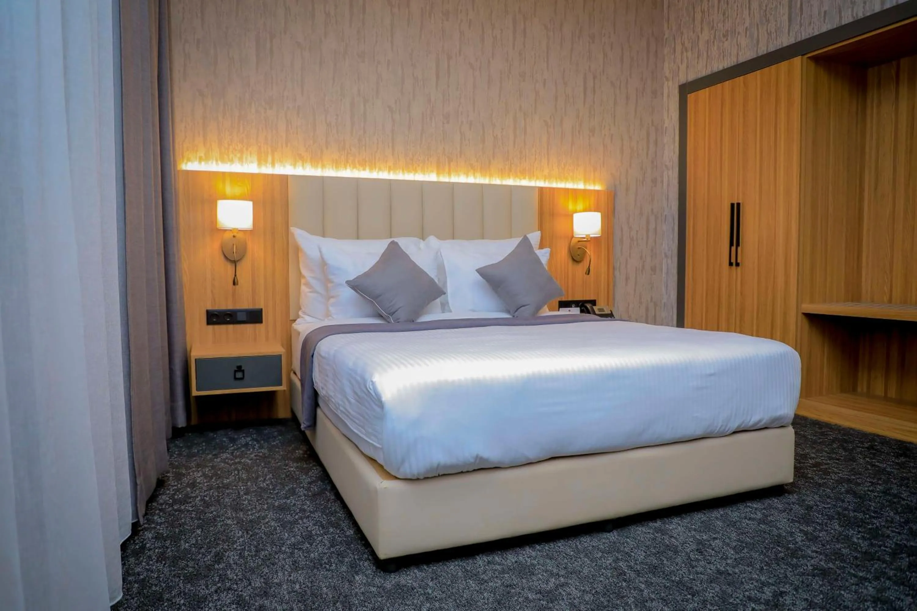 Bedroom, Bed in Best Western Premier DJ Hotel