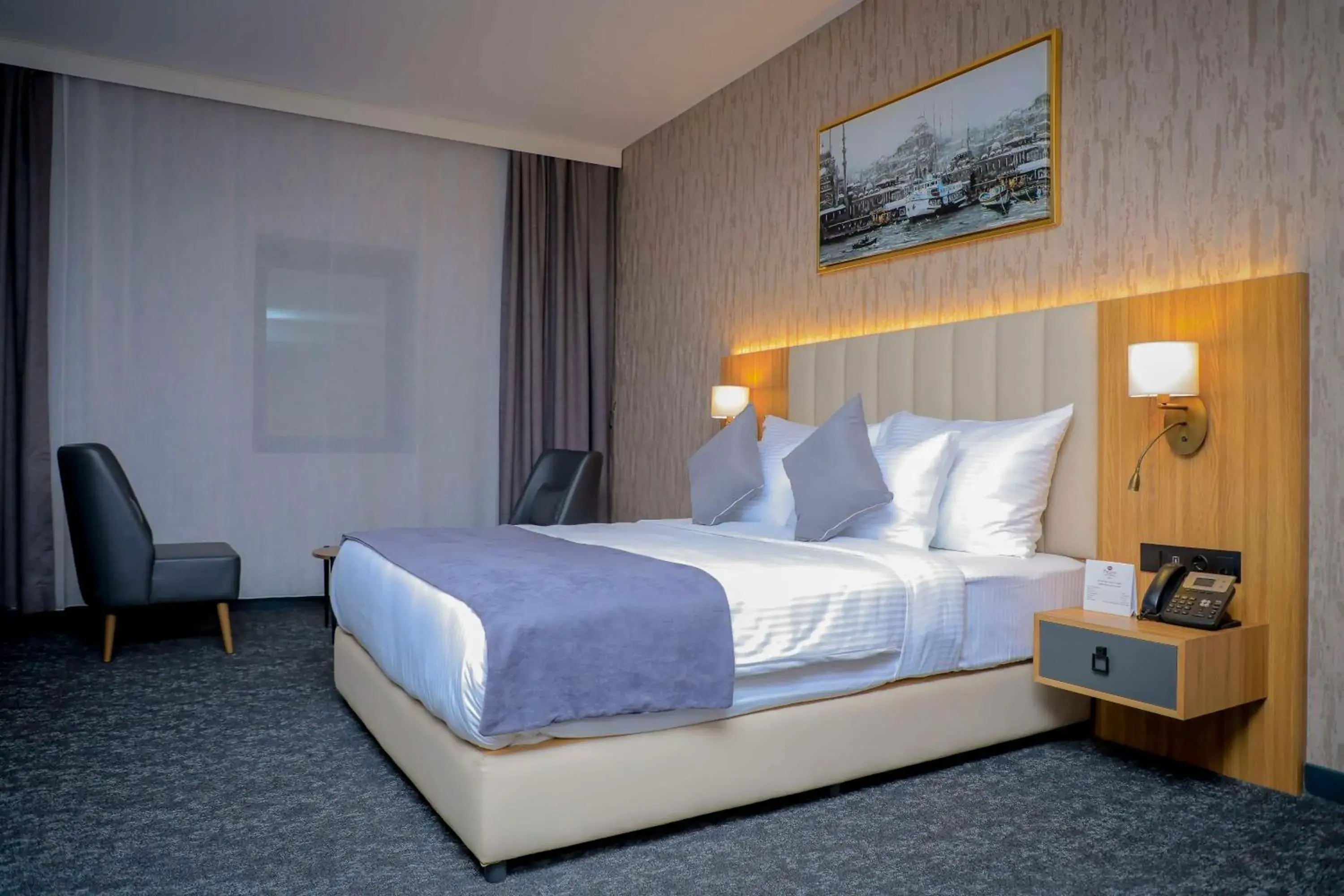 Standard Queen Room with Garden View - Non-Smoking in Best Western Premier DJ Hotel Standard Queen Room with Garden View - Non-Smoking in Best Western Premier DJ Hotel