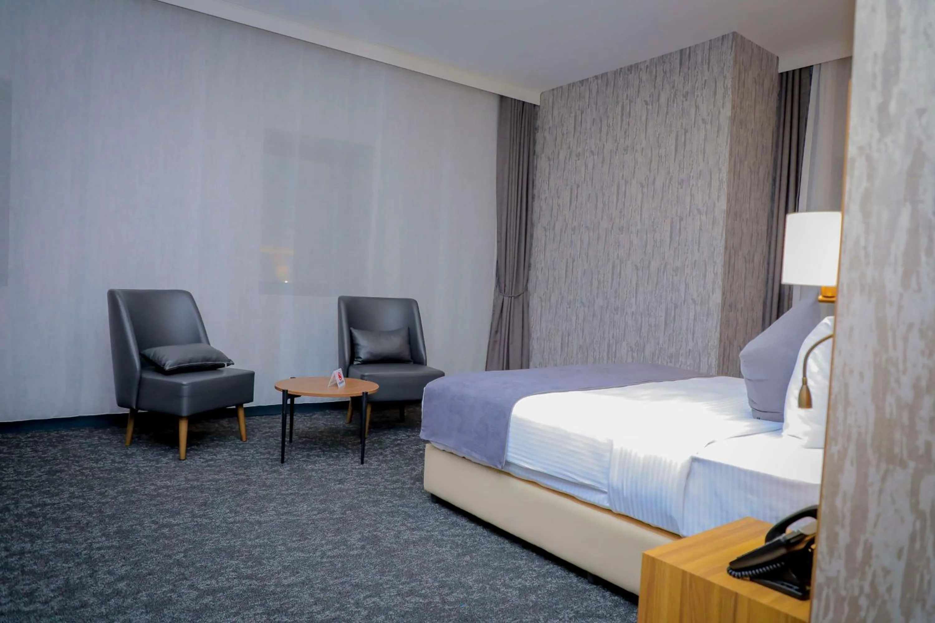 Bedroom, Bed in Best Western Premier DJ Hotel