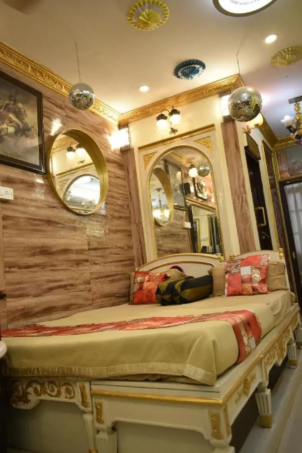 Bed in Ya Inn Rooms & Suites