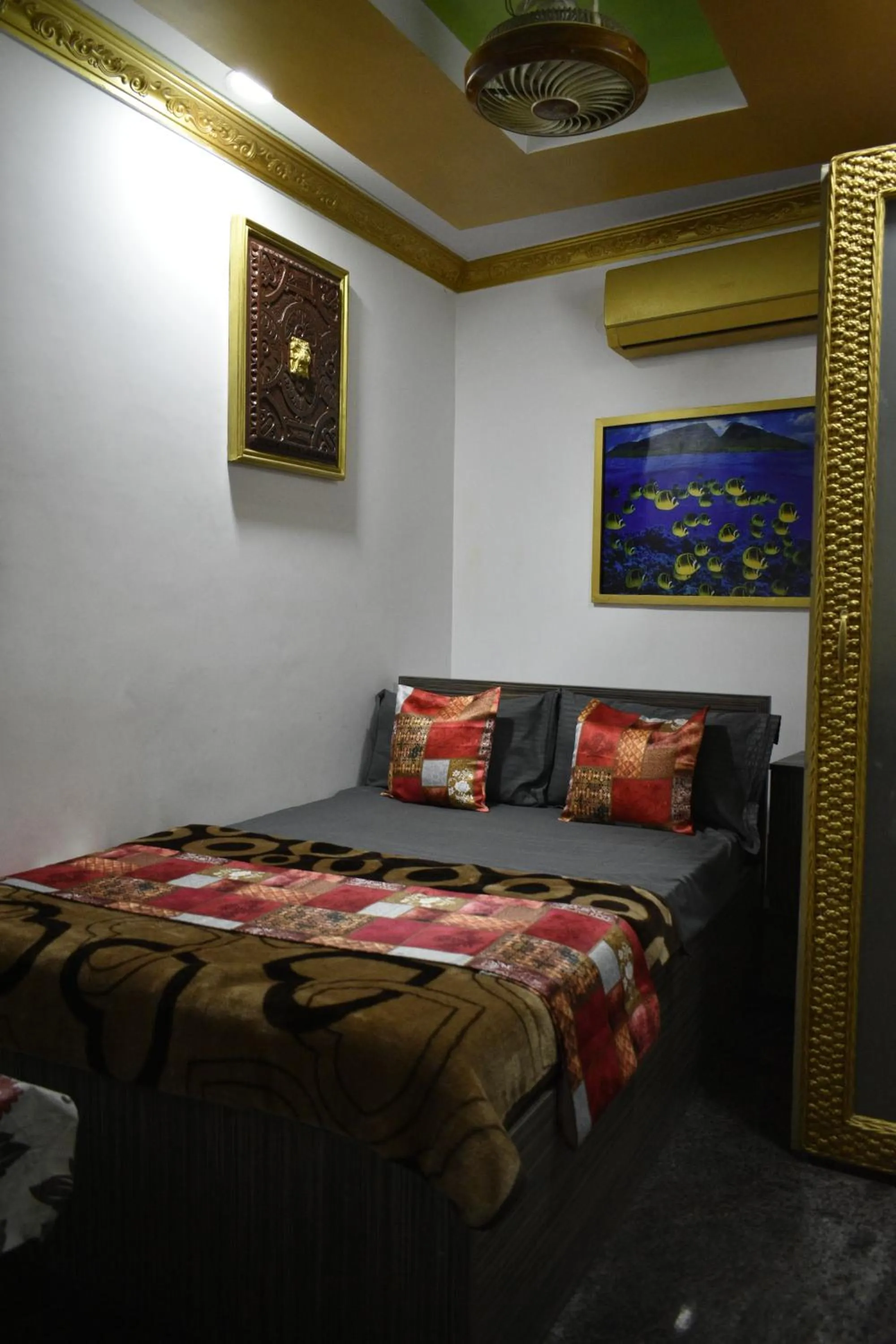 Bedroom, Bed in Ya Inn Rooms & Suites