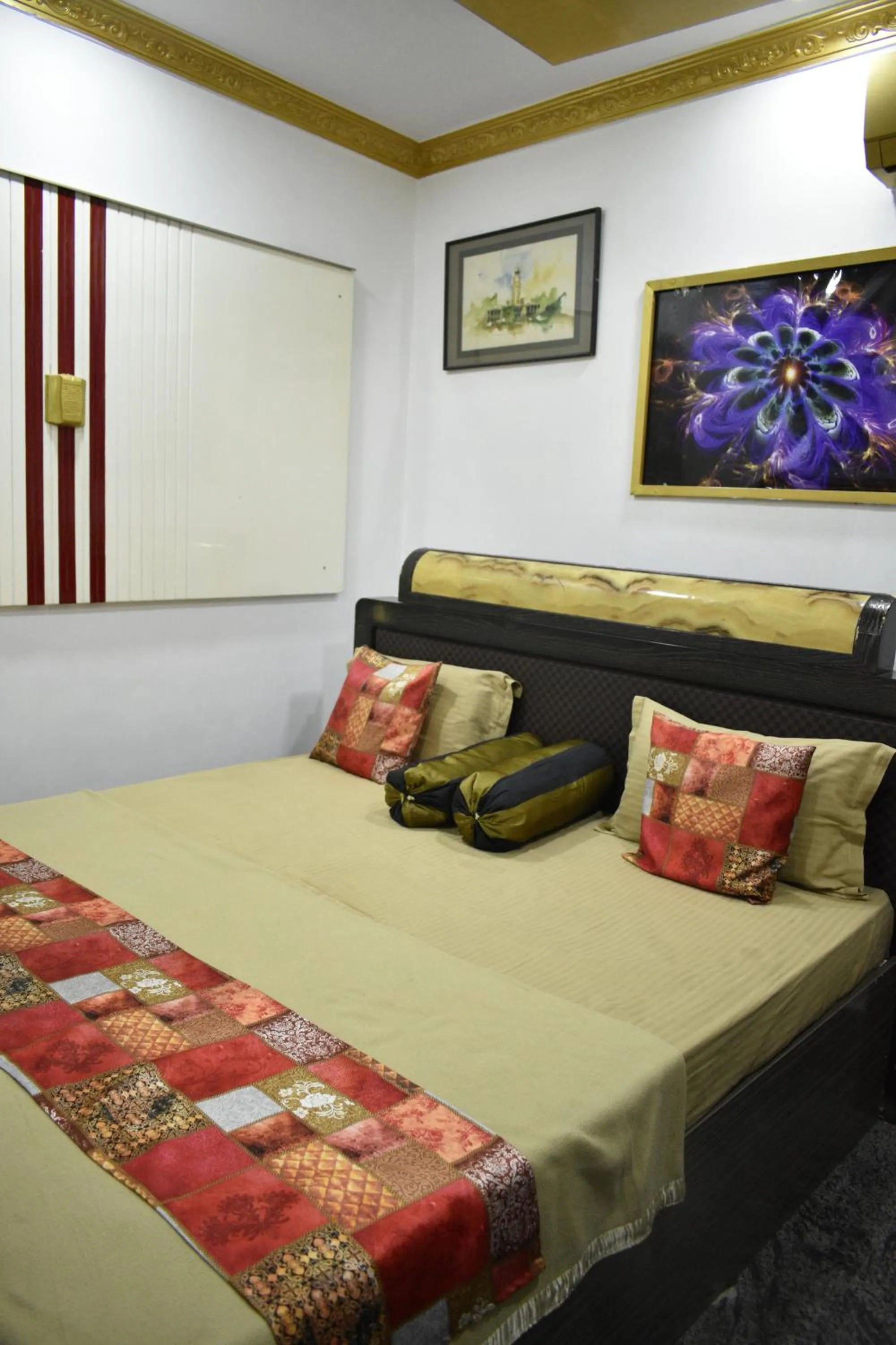 Bedroom, Bed in Ya Inn Rooms & Suites