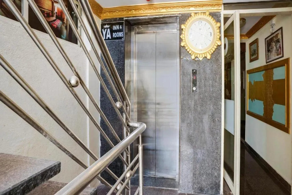 elevator in Ya Inn Rooms & Suites