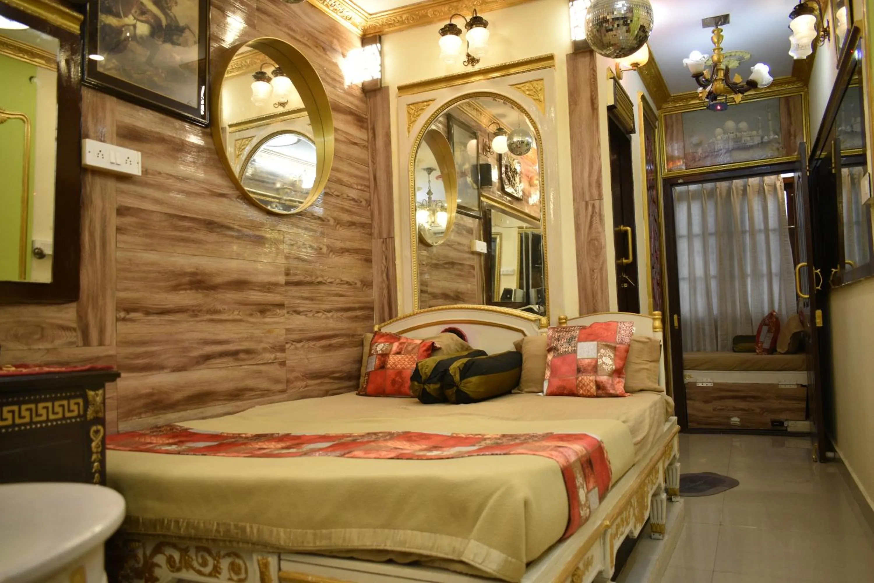 Bathroom, Bed in Ya Inn Rooms & Suites