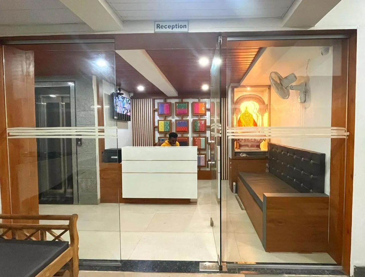 Seating area in Hotel Ambai Executive