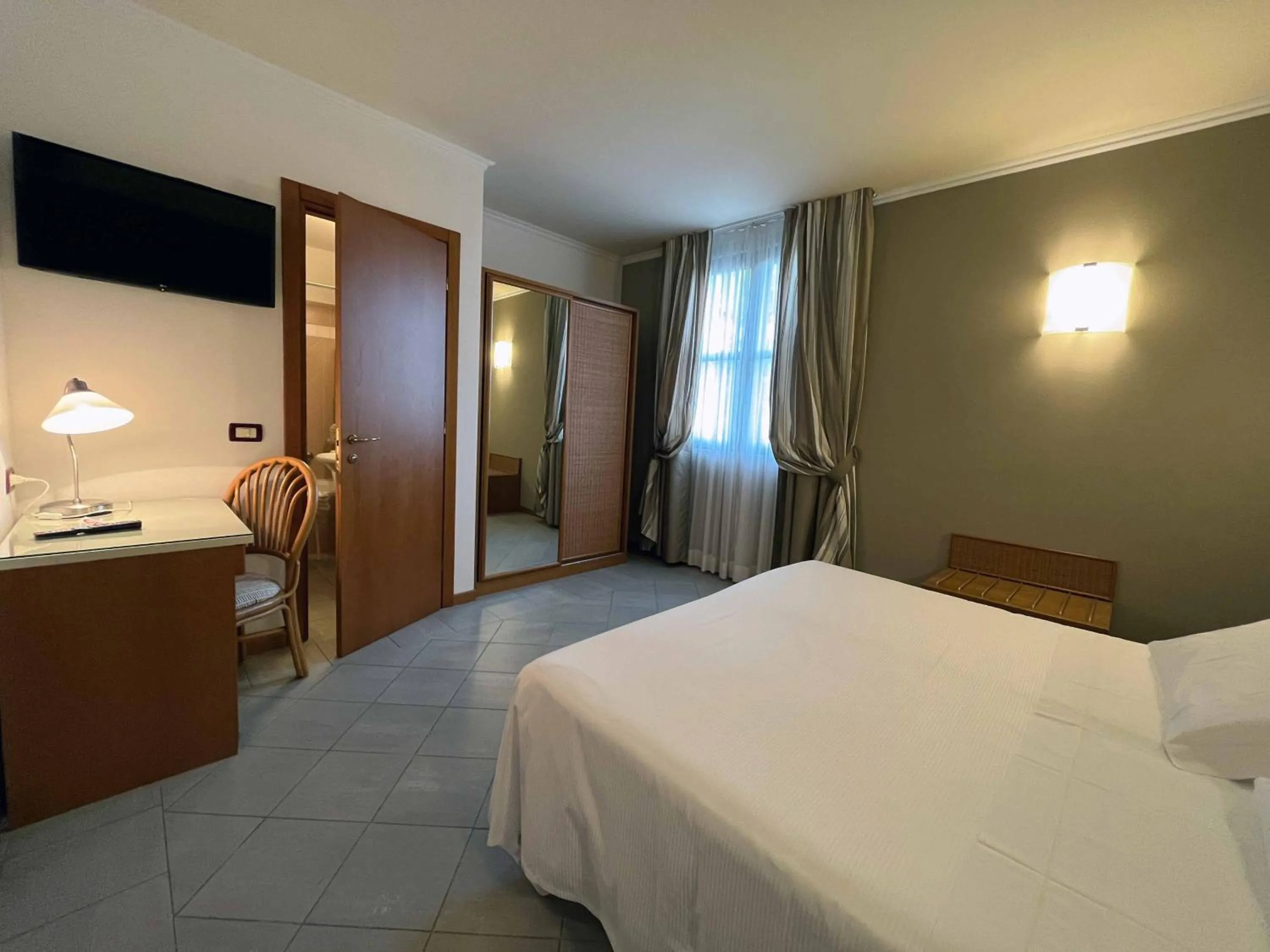 Photo of the whole room, Bed in Hotel Regina