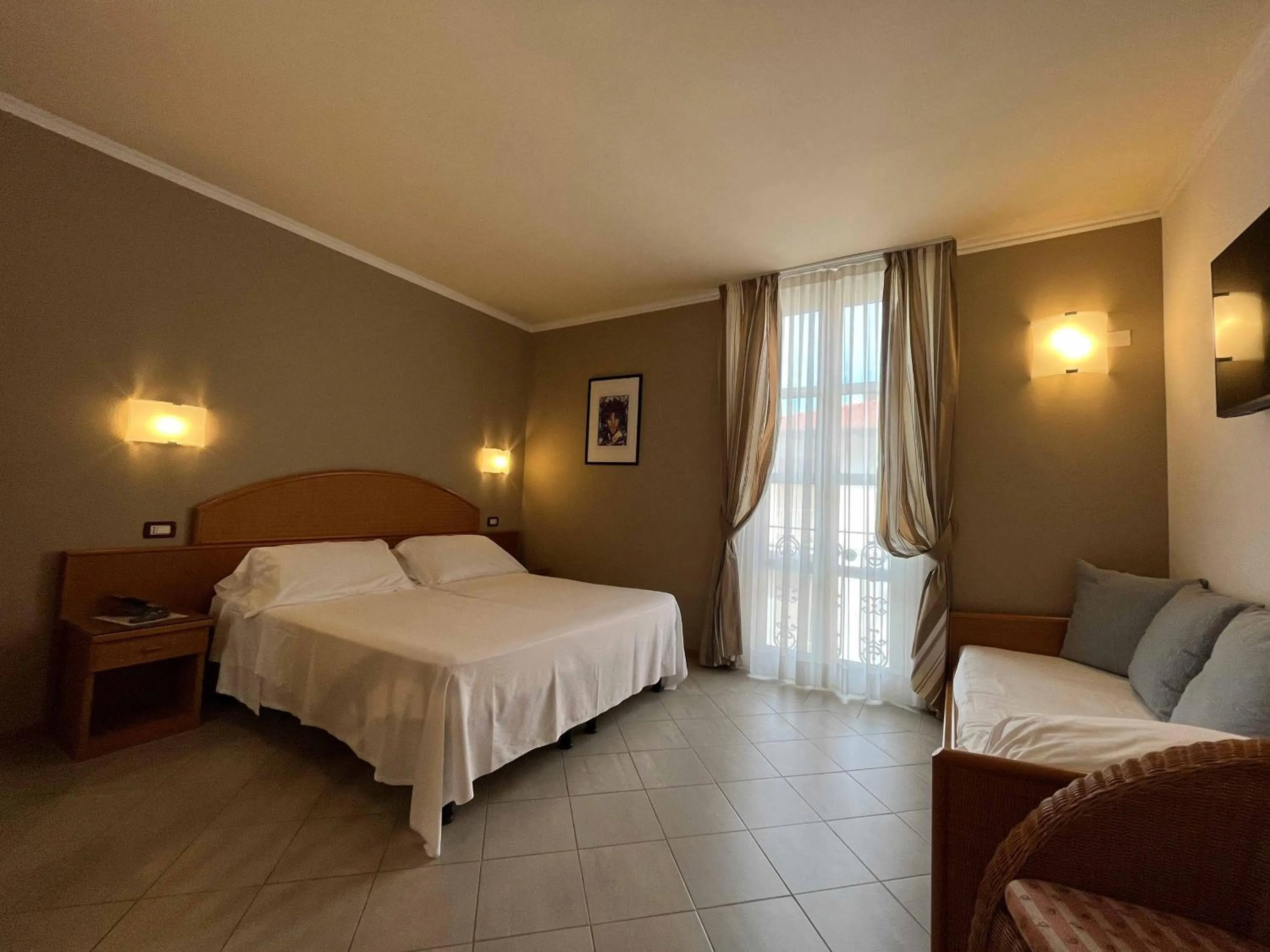 Photo of the whole room, Bed in Hotel Regina