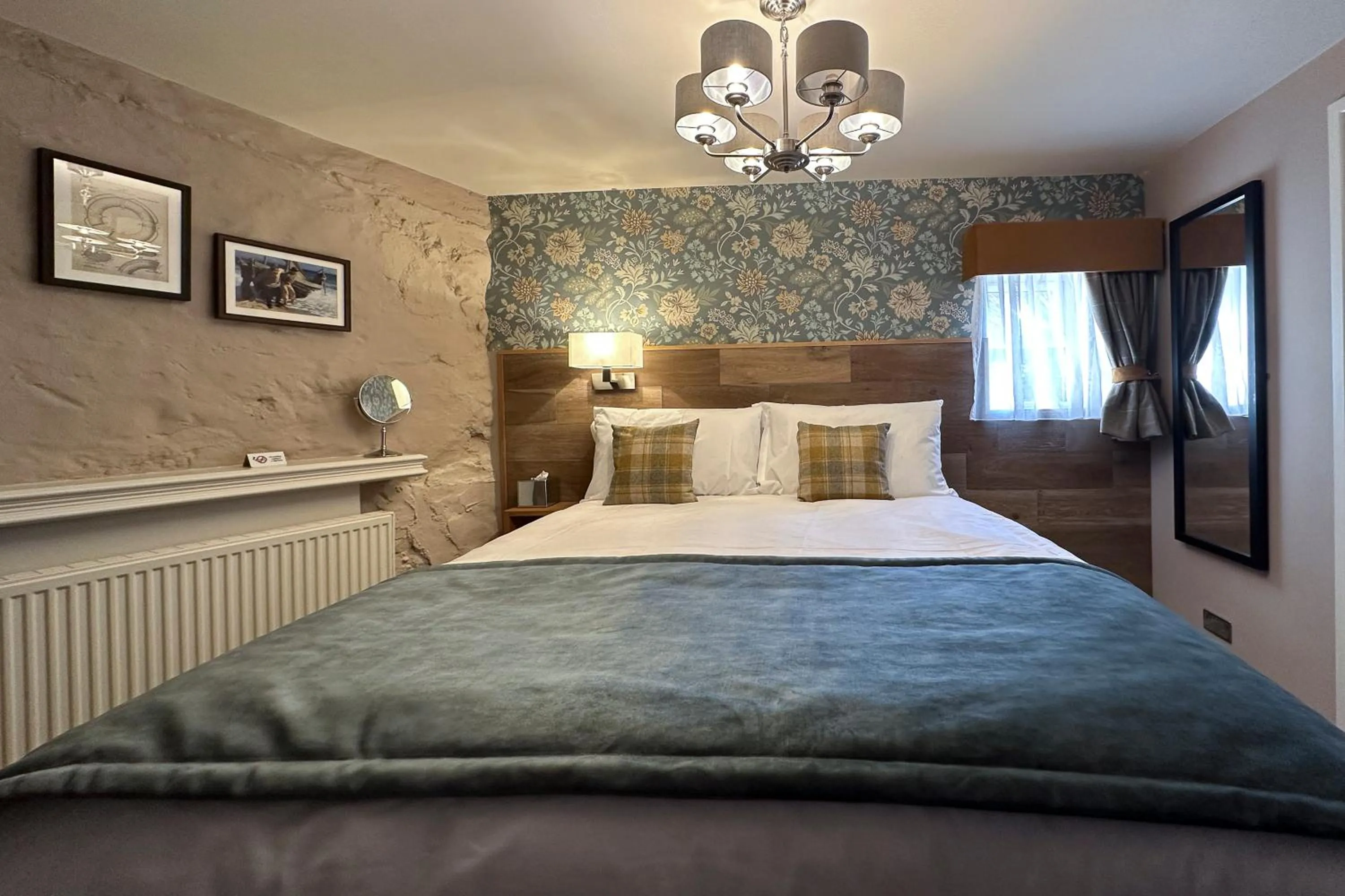 Bedroom, Bed in The Lobster