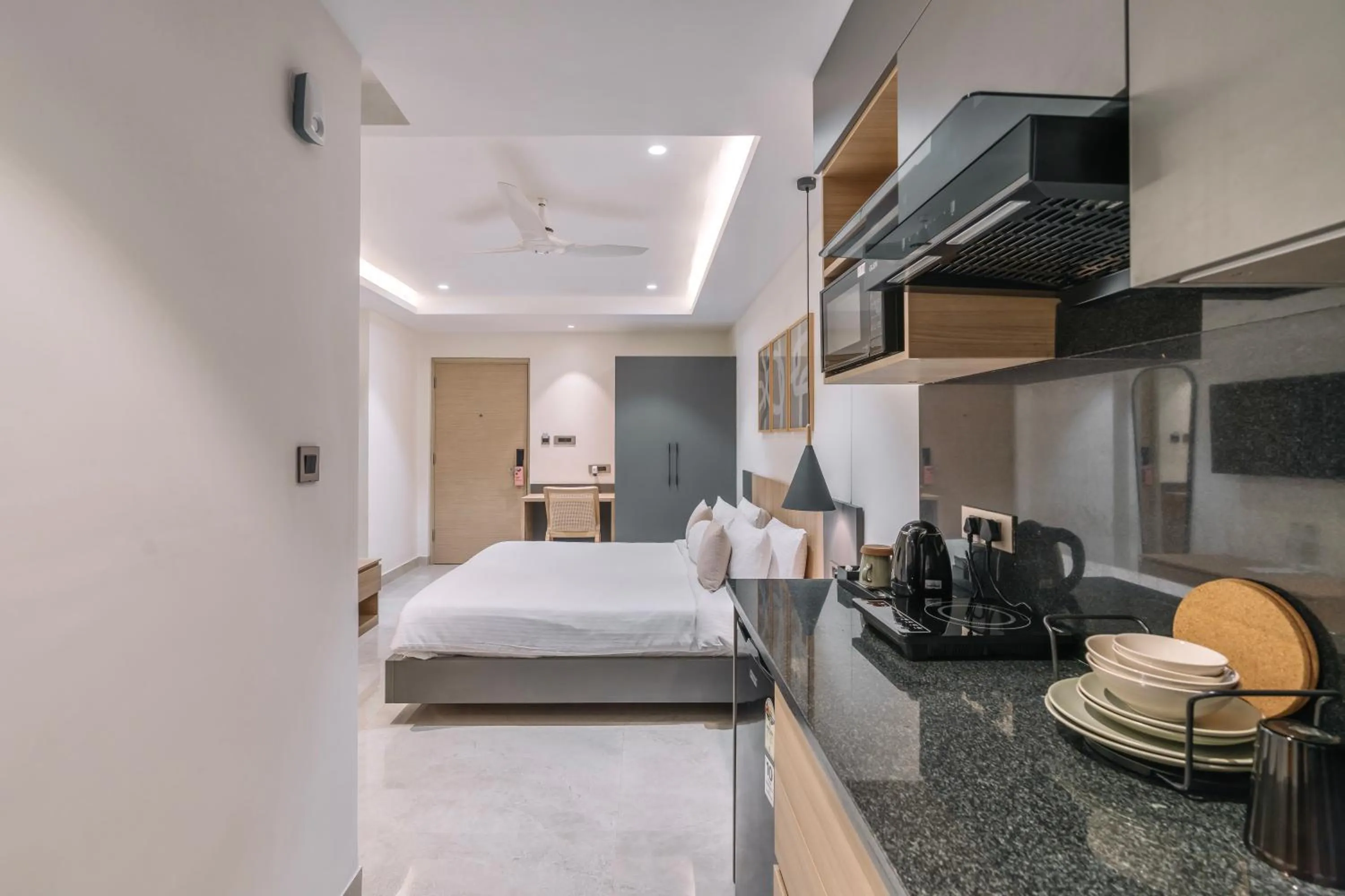 Coffee/tea facilities, Bed in SKYLA Studios & Suites - Kondapur