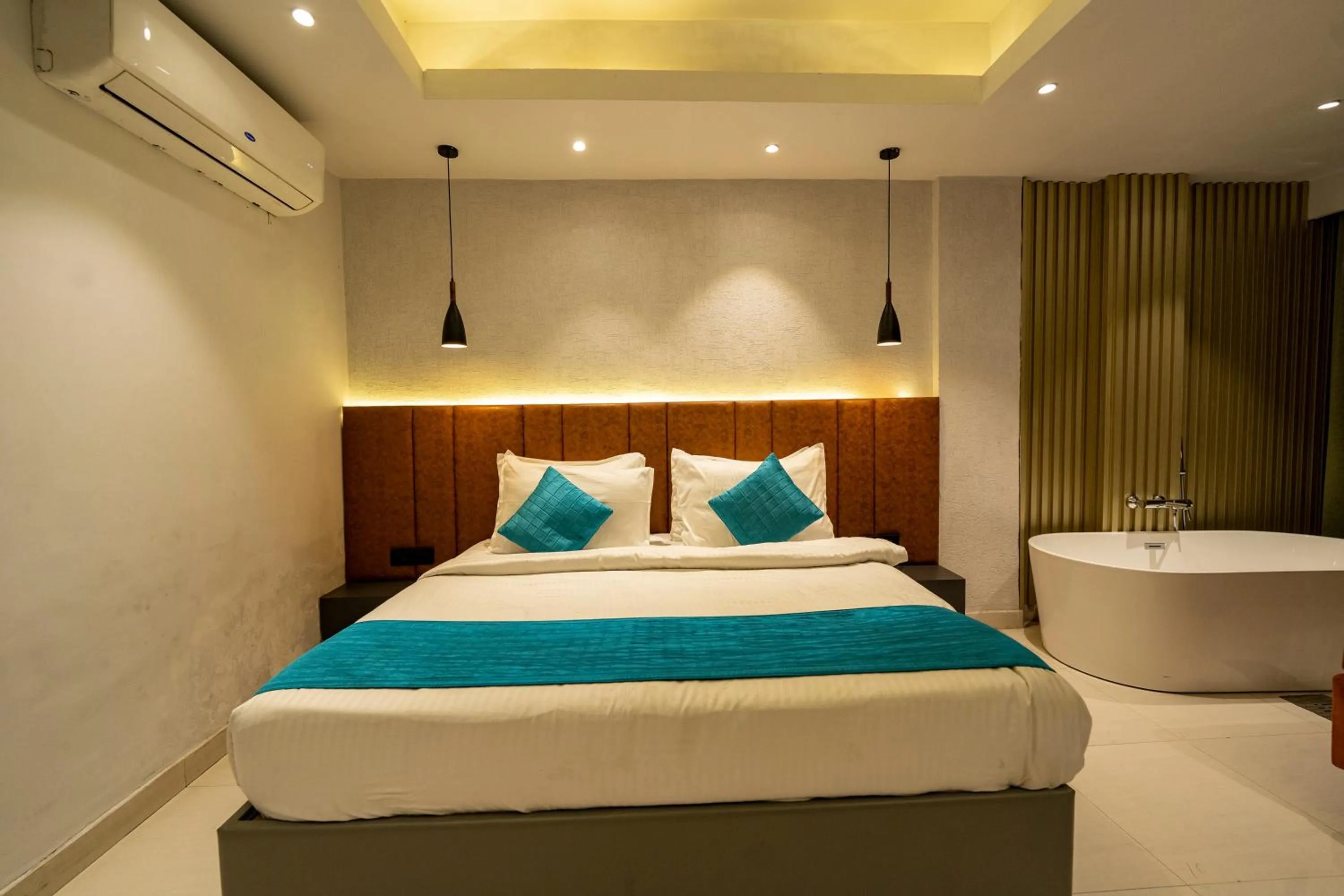 Bed in SKI Hotels and Resorts Rishikesh