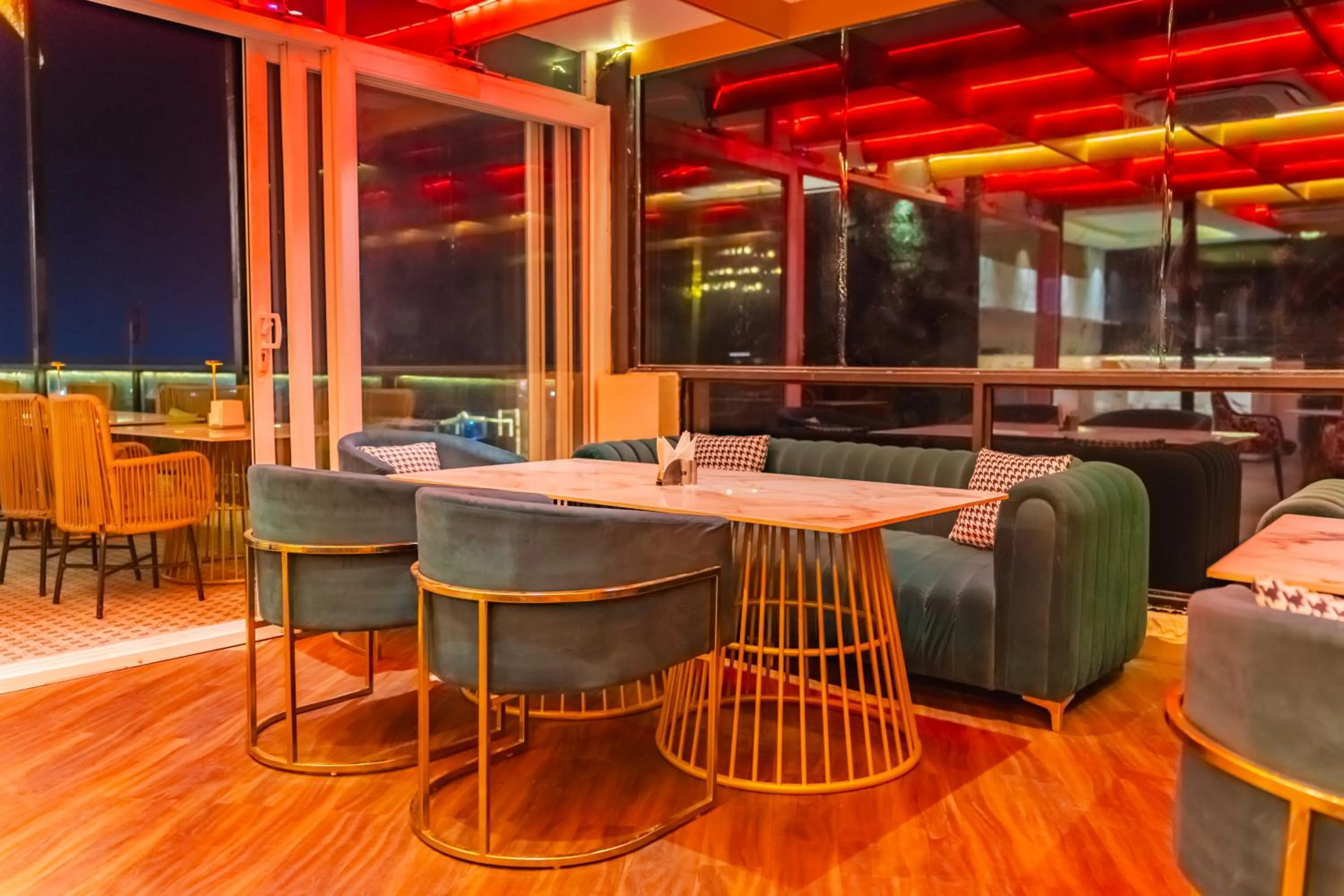 Restaurant/places to eat in SKI Hotels and Resorts Rishikesh