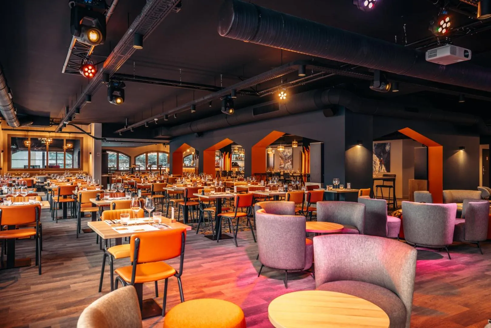 Restaurant/places to eat in Hotel Base Camp Lodge - Albertville