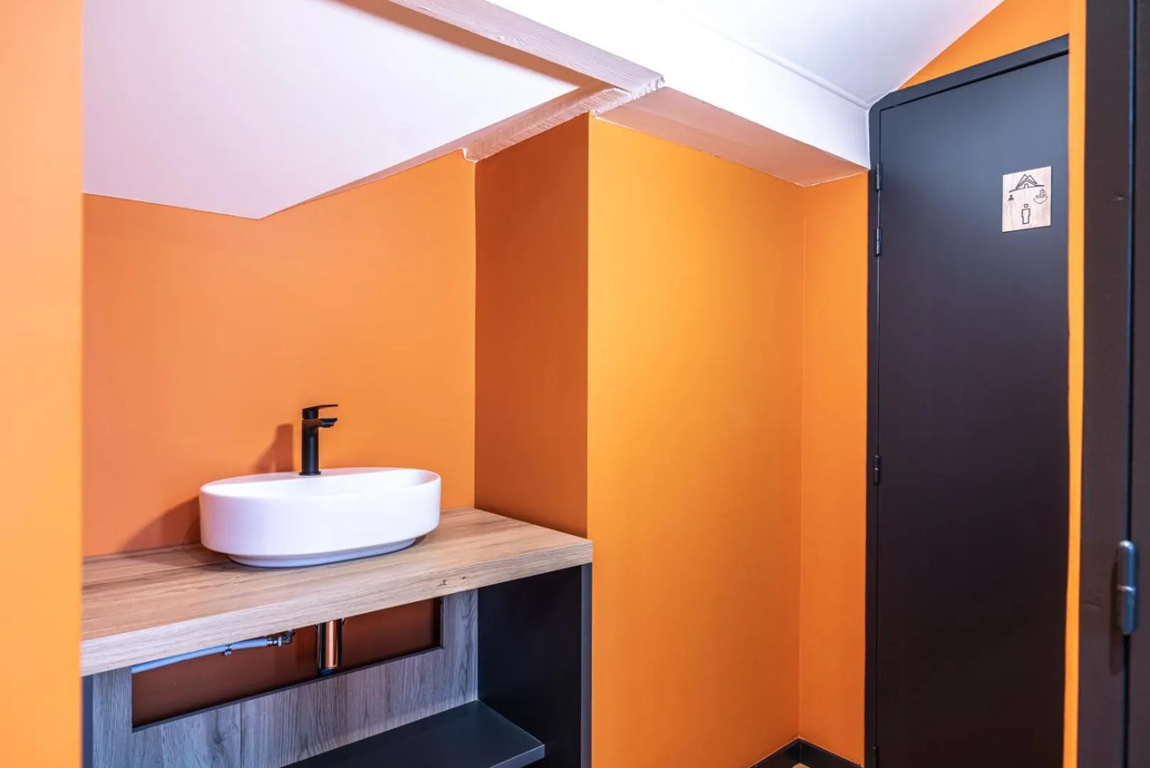 Bathroom in Hotel Base Camp Lodge - Albertville