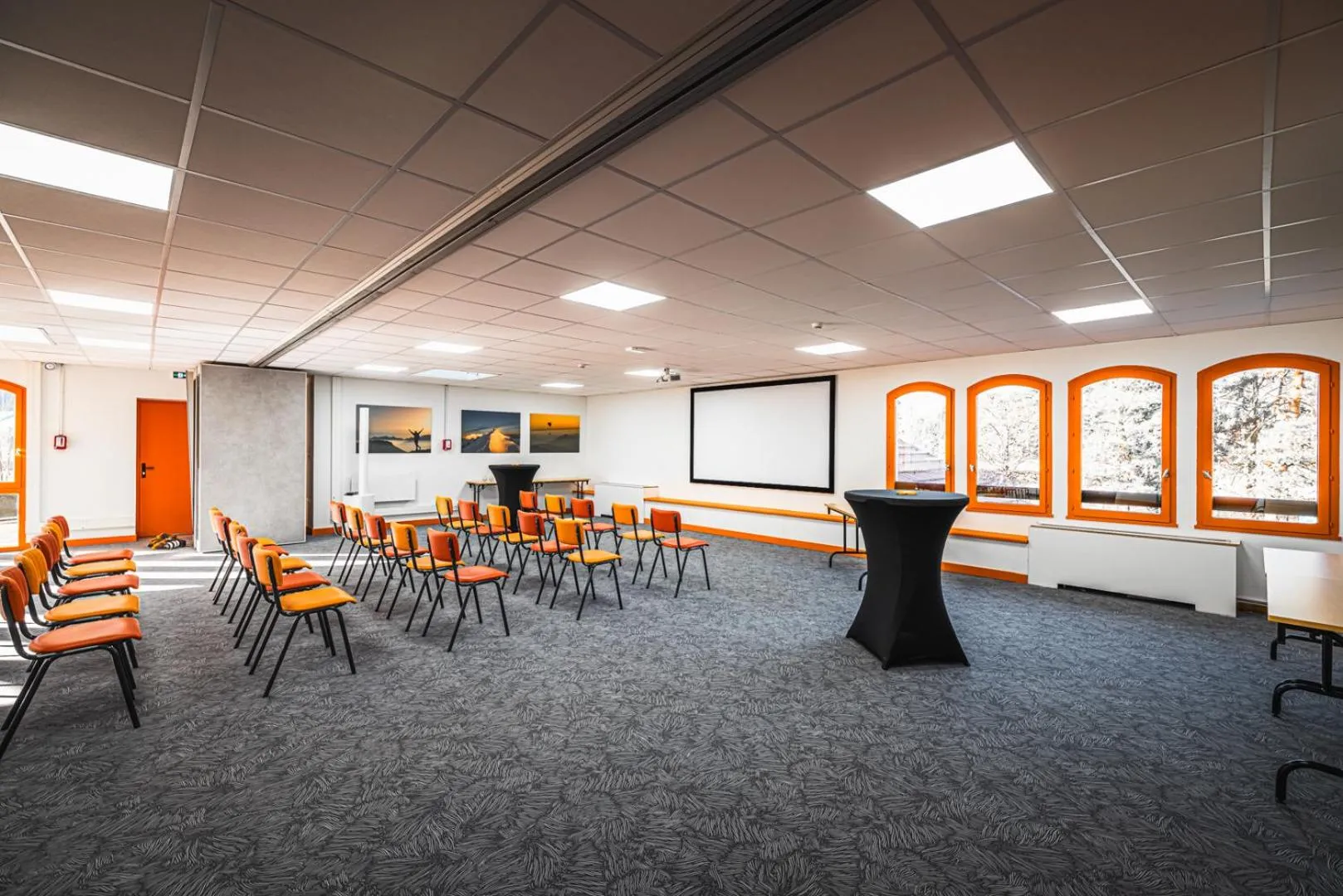 Meeting/conference room in Hotel Base Camp Lodge - Albertville