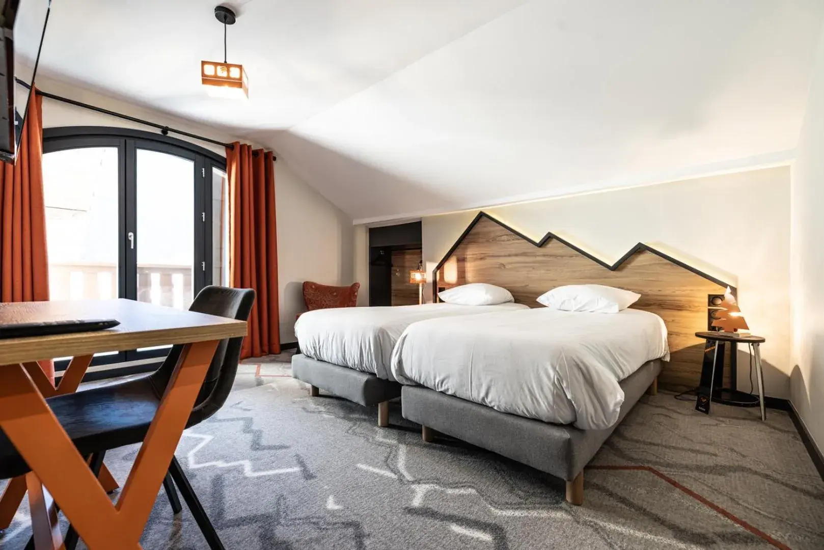 Double or Twin Room with Shower in Hotel Base Camp Lodge - Albertville Double or Twin Room with Shower in Hotel Base Camp Lodge - Albertville