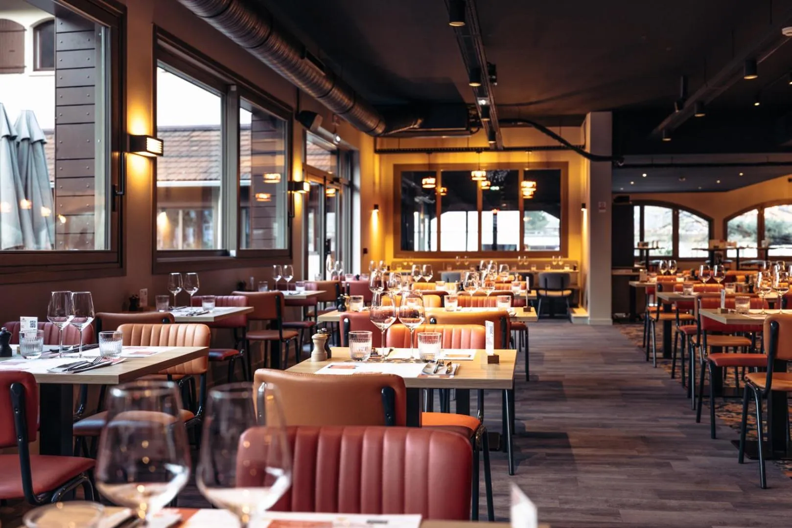 Restaurant/places to eat in Hotel Base Camp Lodge - Albertville