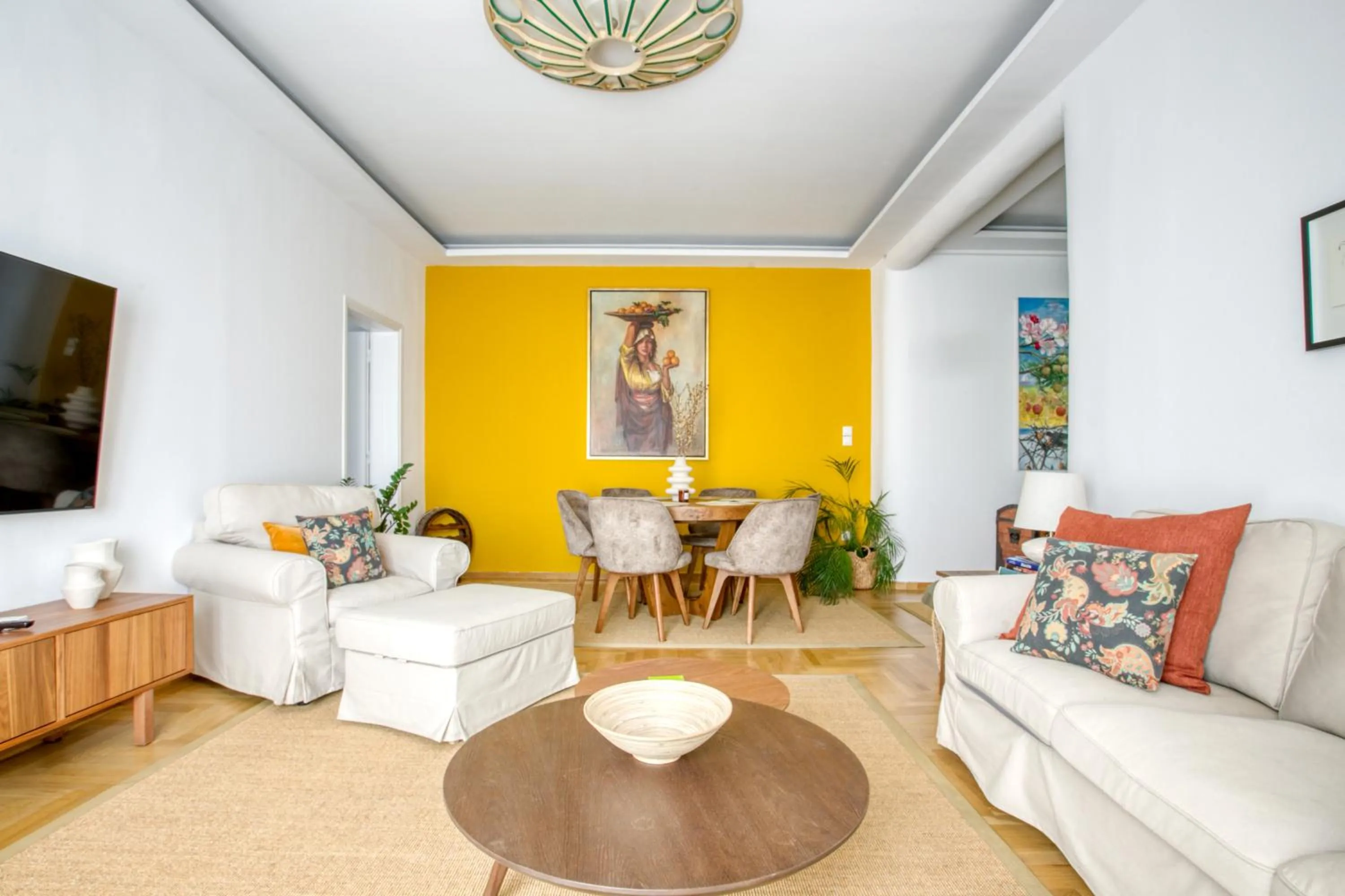 TV and multimedia in SMG Boutique Apartments