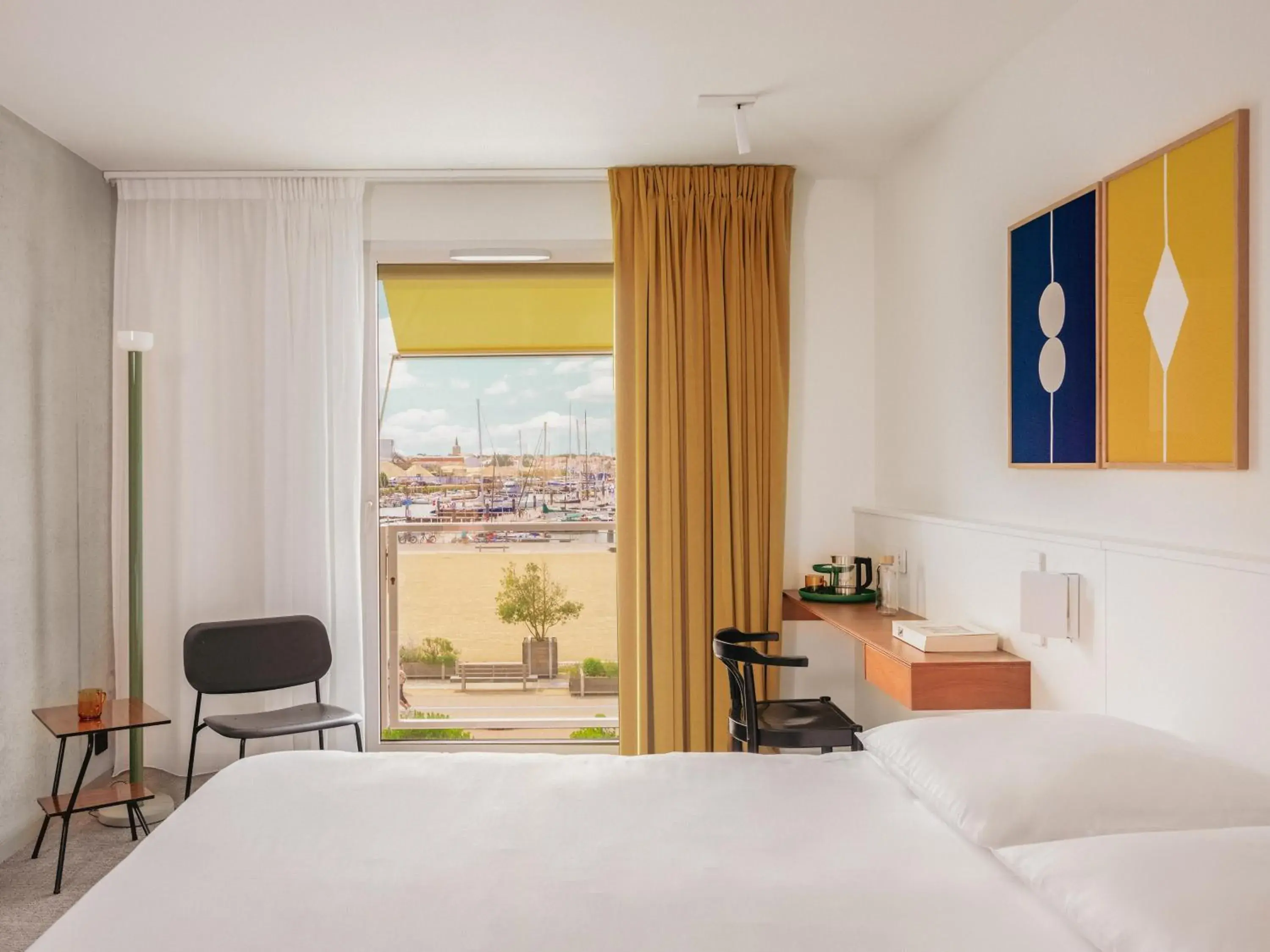 Comfort Double Room Harbor view in Hôtel Vertime Comfort Double Room Harbor view in Hôtel Vertime