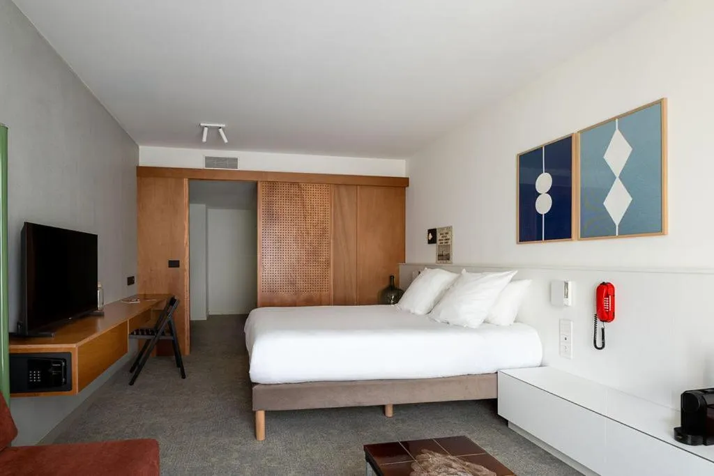 Photo of the whole room, Bed in Hôtel Vertime