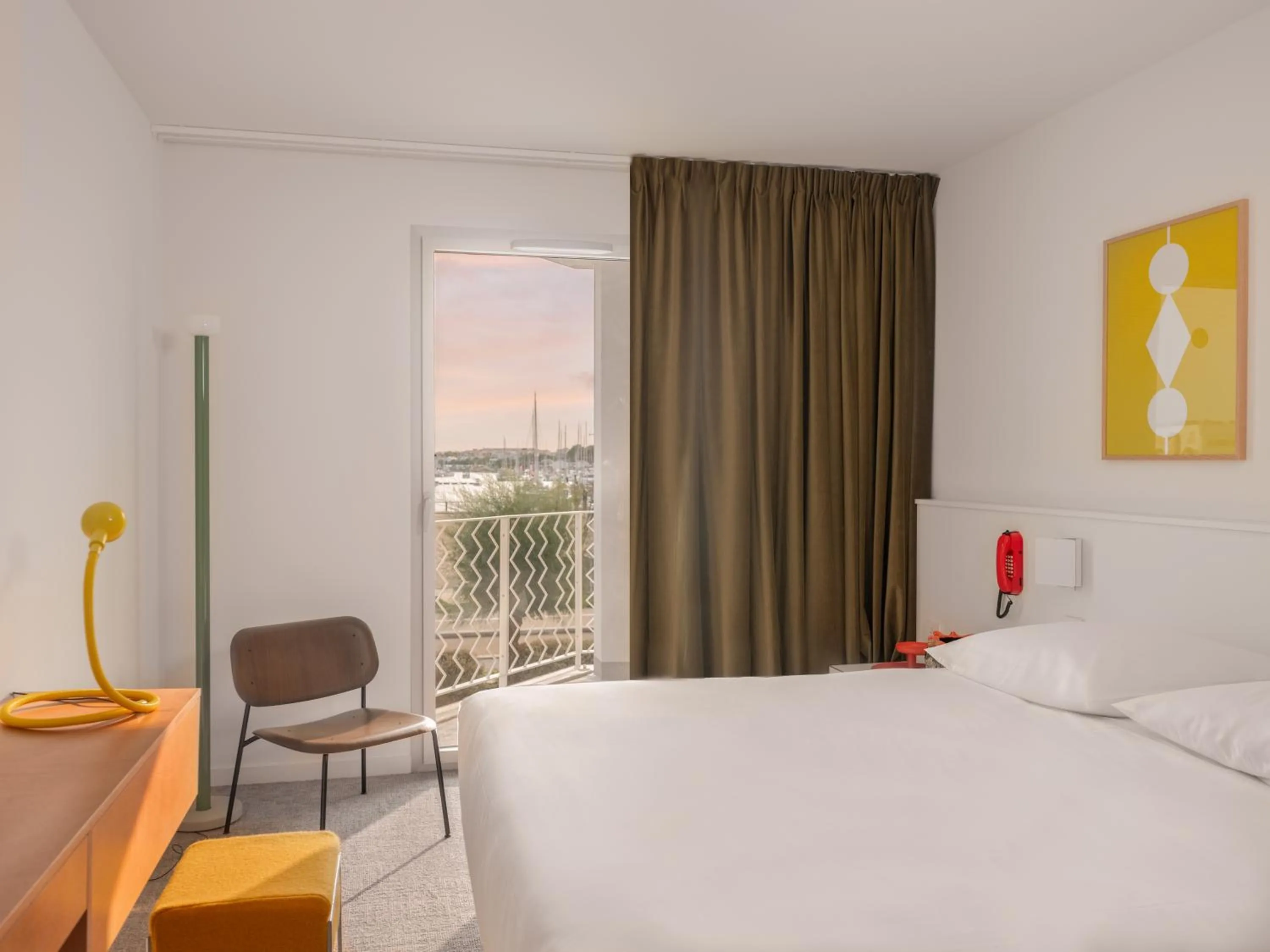 Bedroom, Bed in Hôtel Vertime