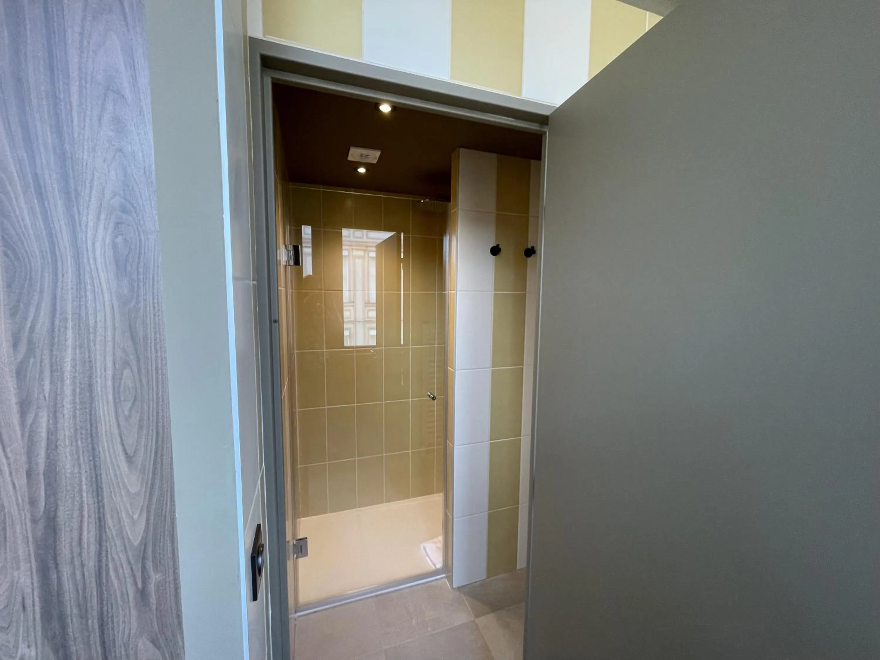 Bathroom in JOST Hôtel Lille Centre