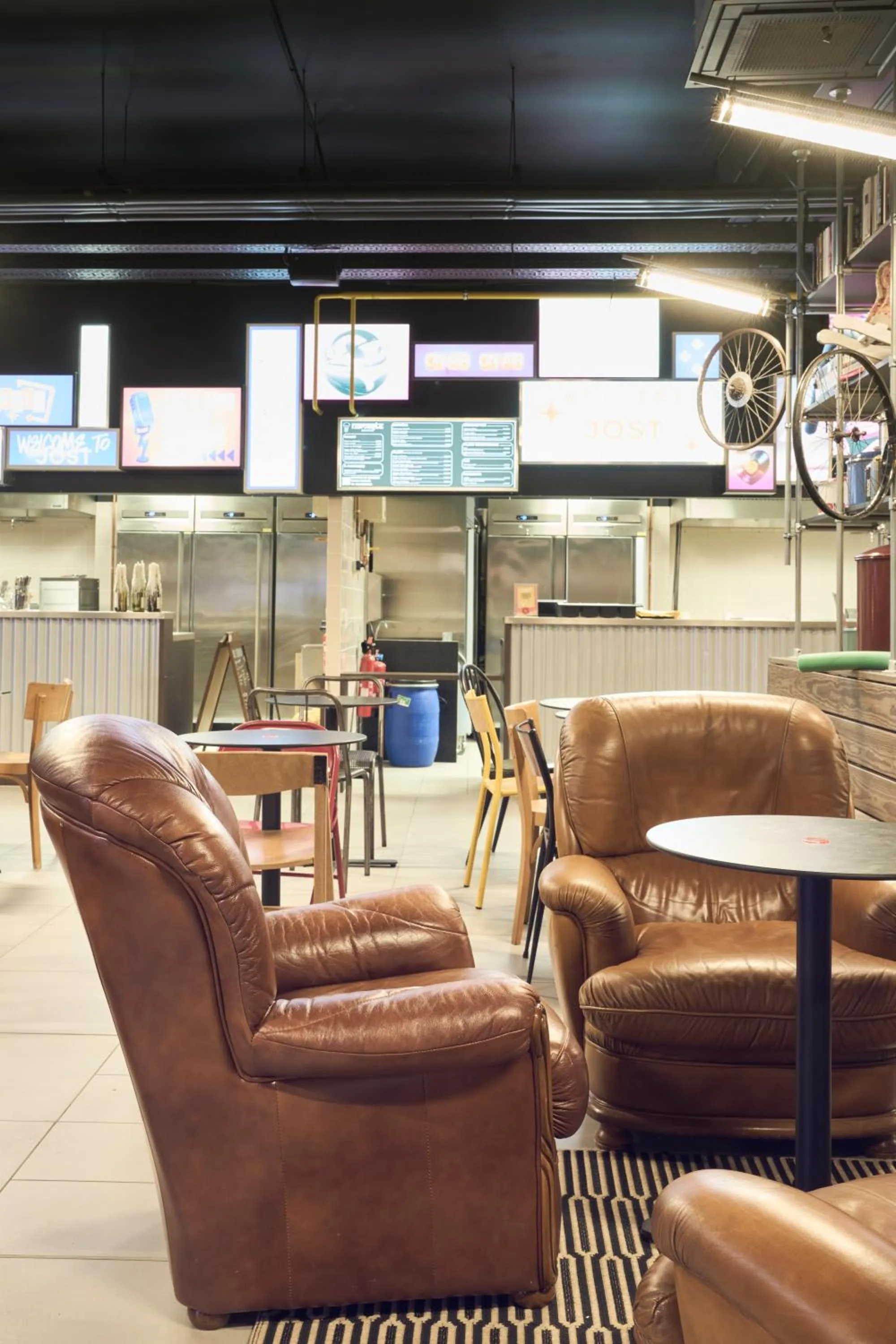 Communal lounge/ TV room in JOST Hôtel Lille Centre