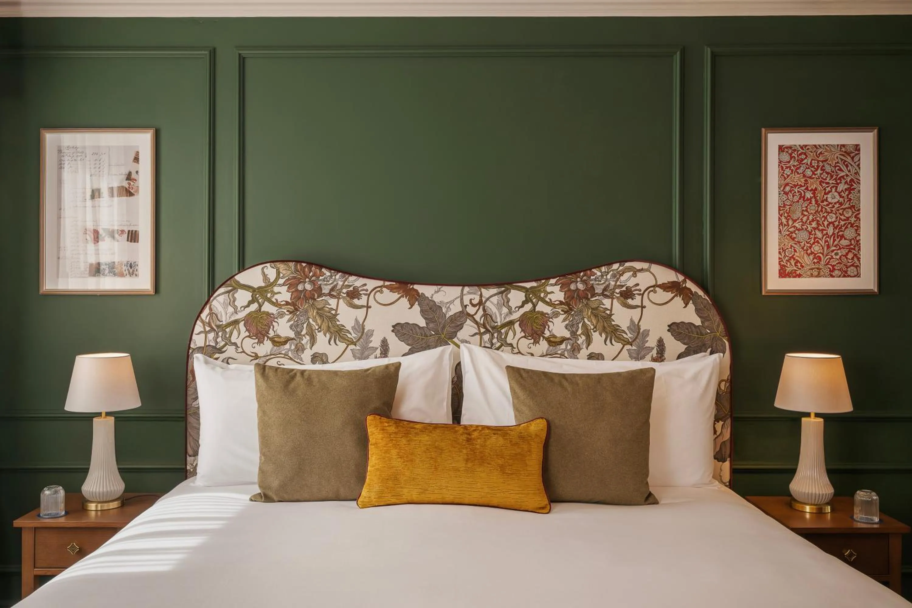 Bed in Francis Hotel Bath