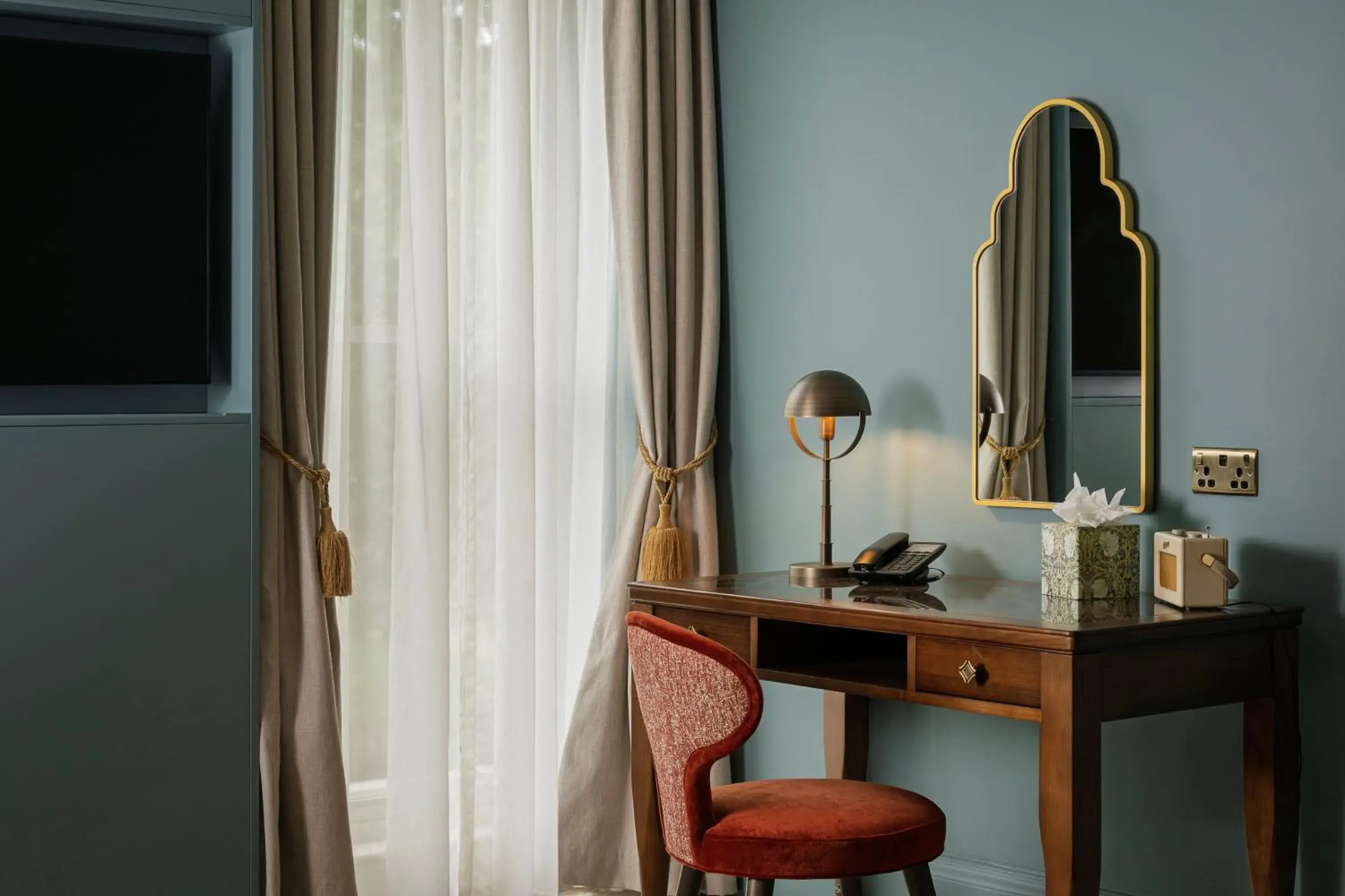 Deluxe Double Room with City View in Francis Hotel Bath Deluxe Double Room with City View in Francis Hotel Bath