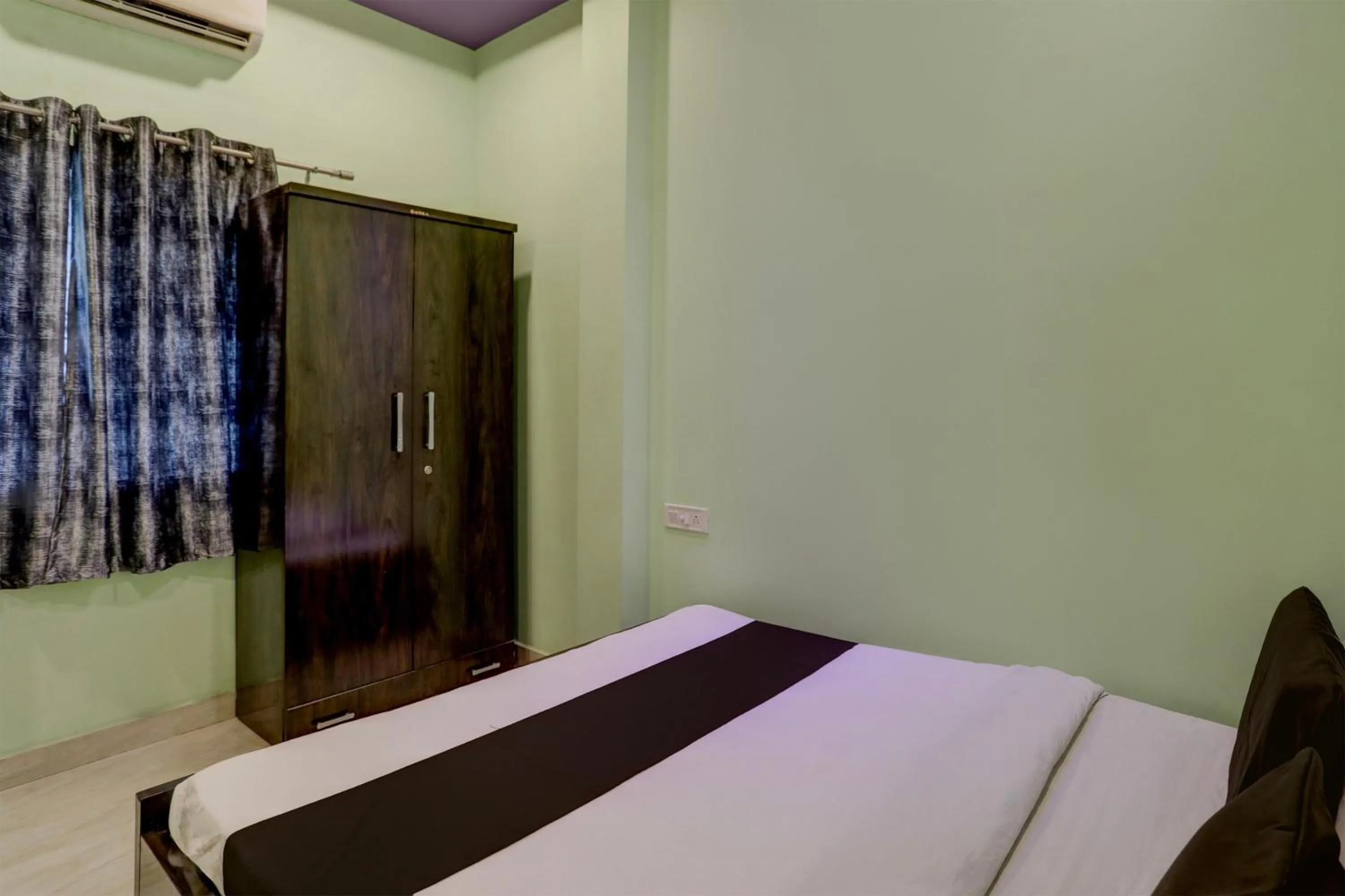 Bedroom, Bed in Hotel O Kings Farm