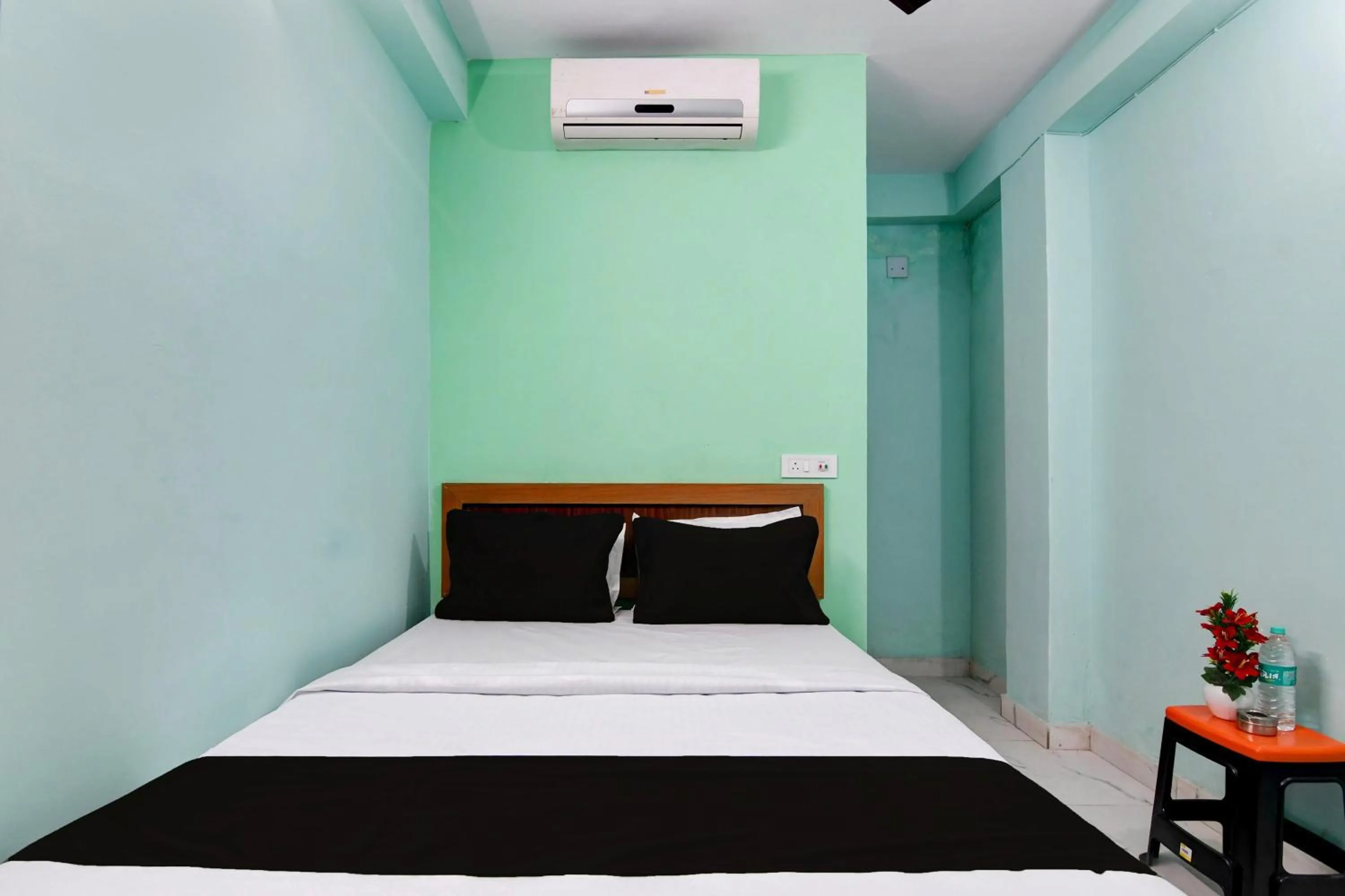 Lobby or reception, Bed in Hotel O Relax Inn