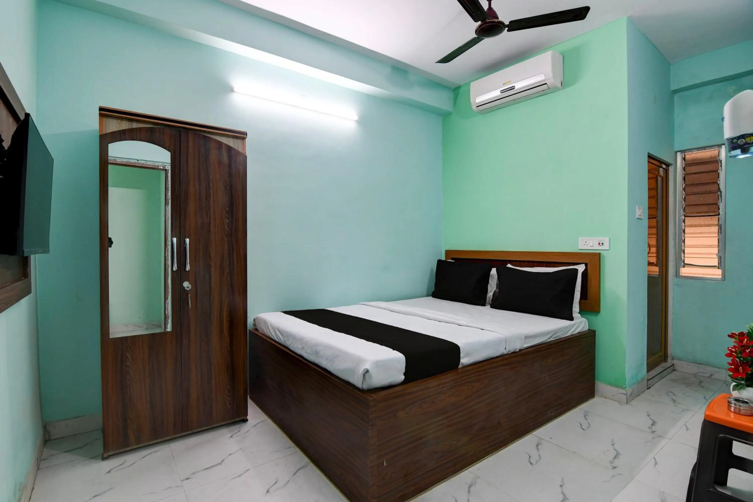 Bedroom, Bed in Hotel O Relax Inn