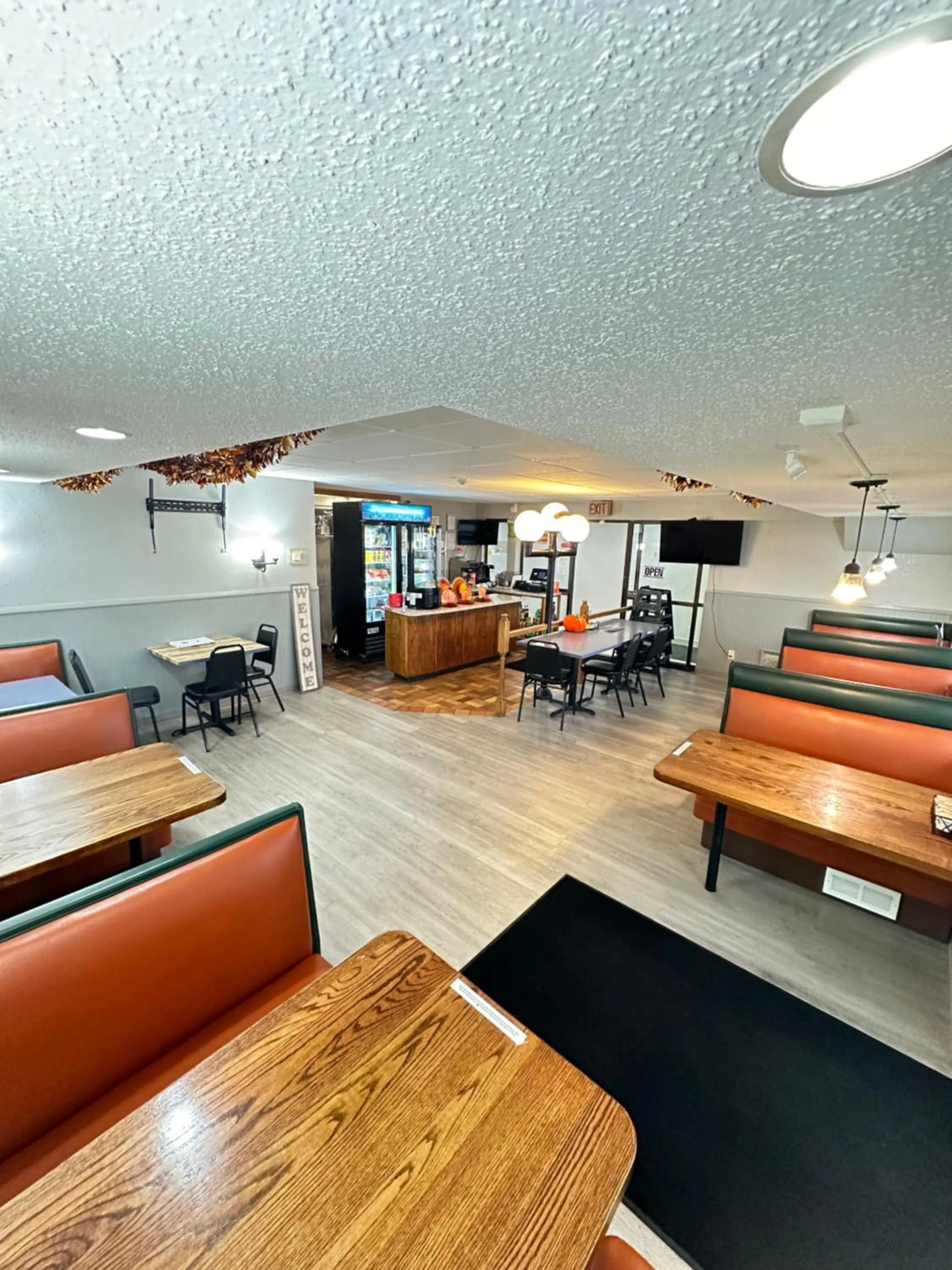 Restaurant/places to eat in Days Inn by Wyndham Mandan Bismarck Area
