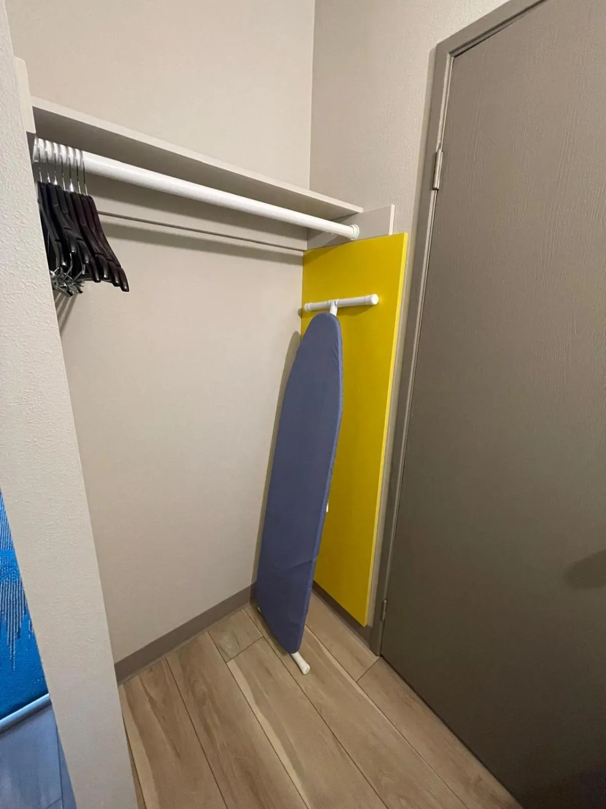 flat iron in Days Inn by Wyndham Mandan Bismarck Area