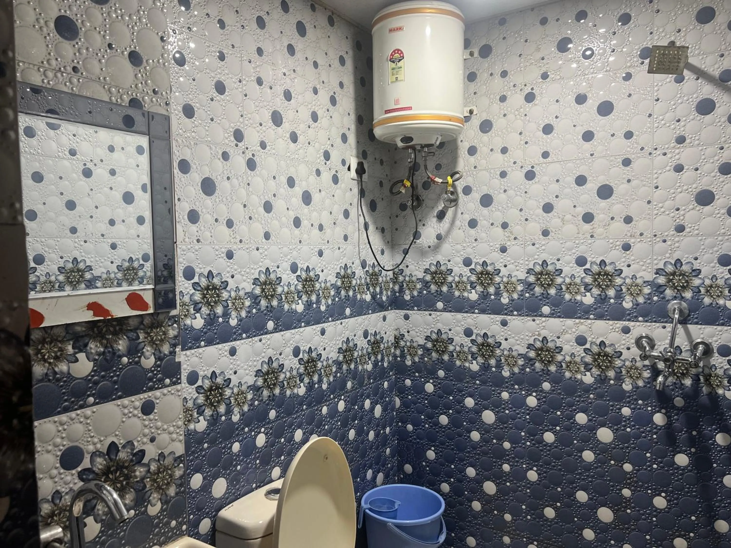 Shower in Hotel The Amar Grand