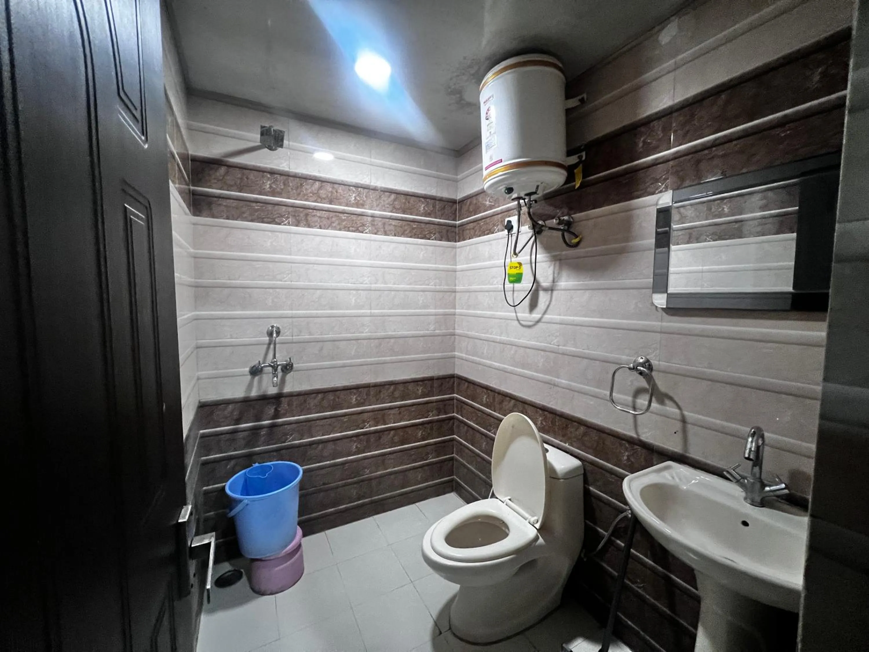 Shower in Hotel The Amar Grand