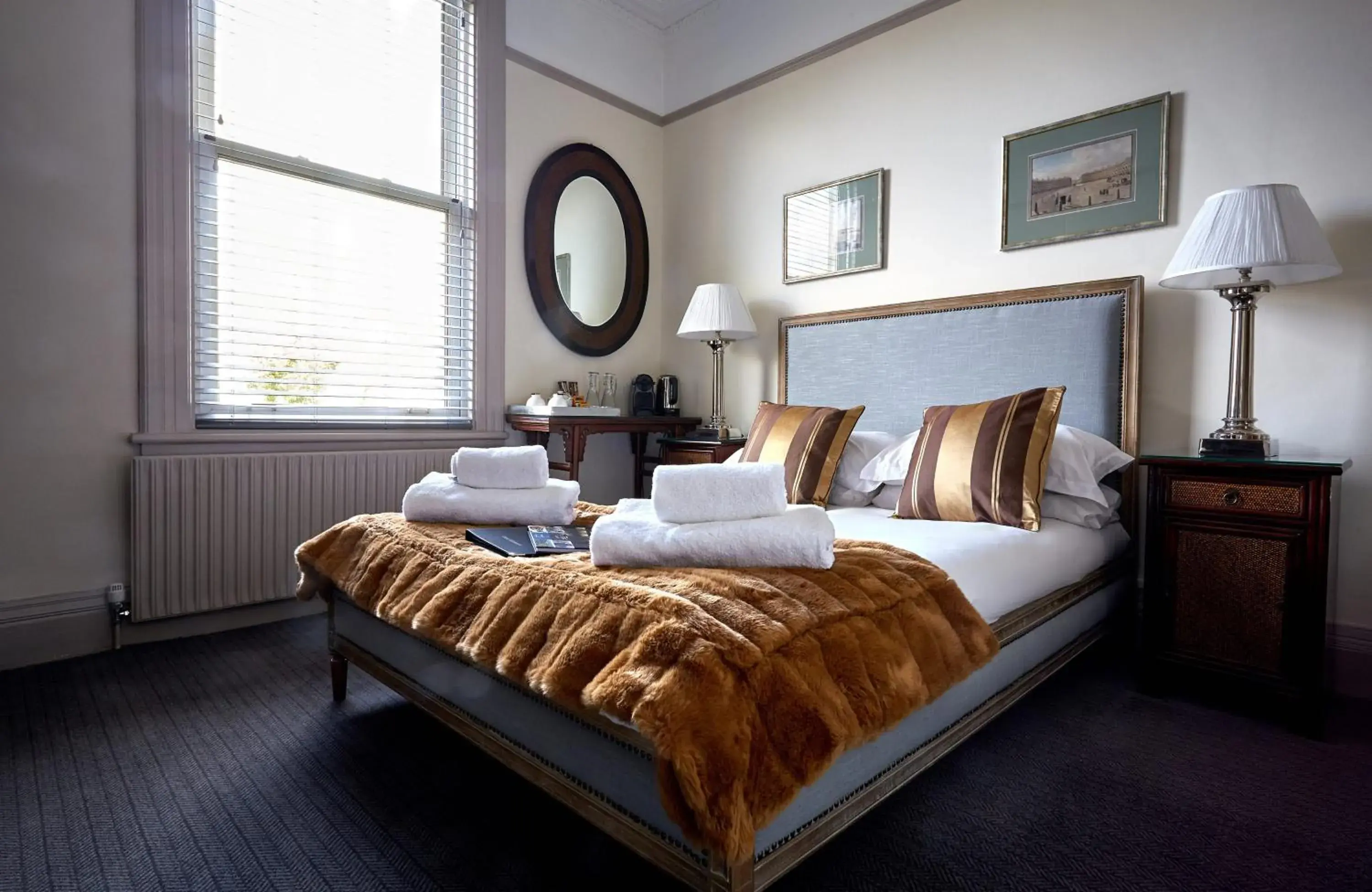 Small Double Room in Dorian House Boutique B&B - Free Parking! Small Double Room in Dorian House Boutique B&B - Free Parking!